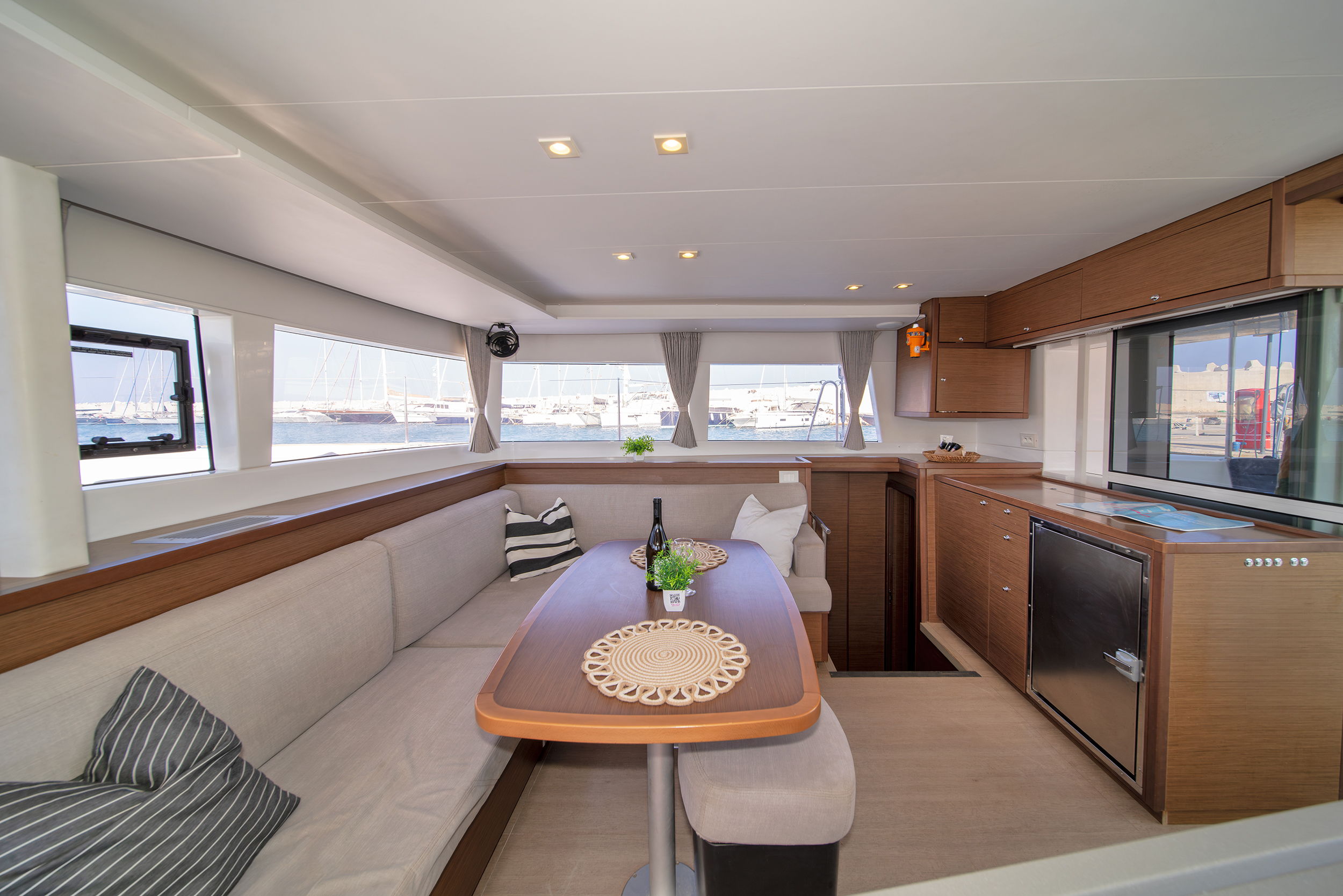 Secondary yacht image