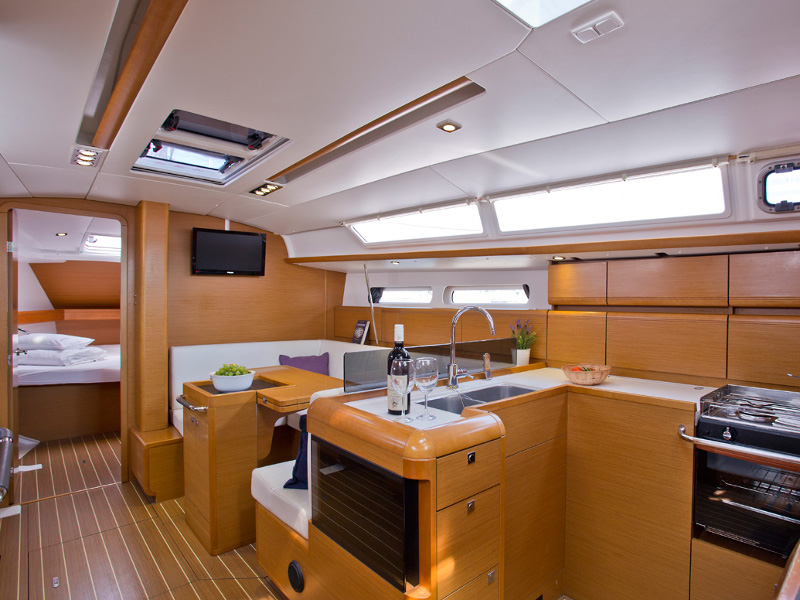 фото Sun Odyssey 409 8