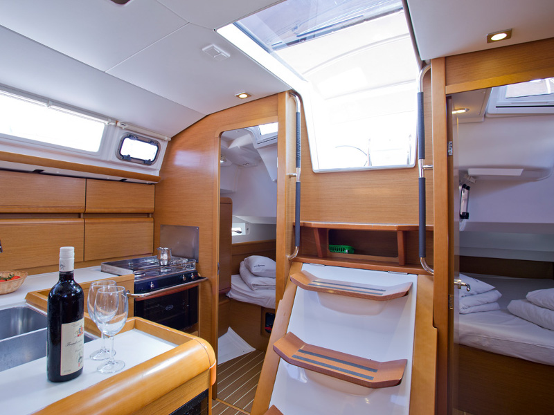 фото Sun Odyssey 409 11