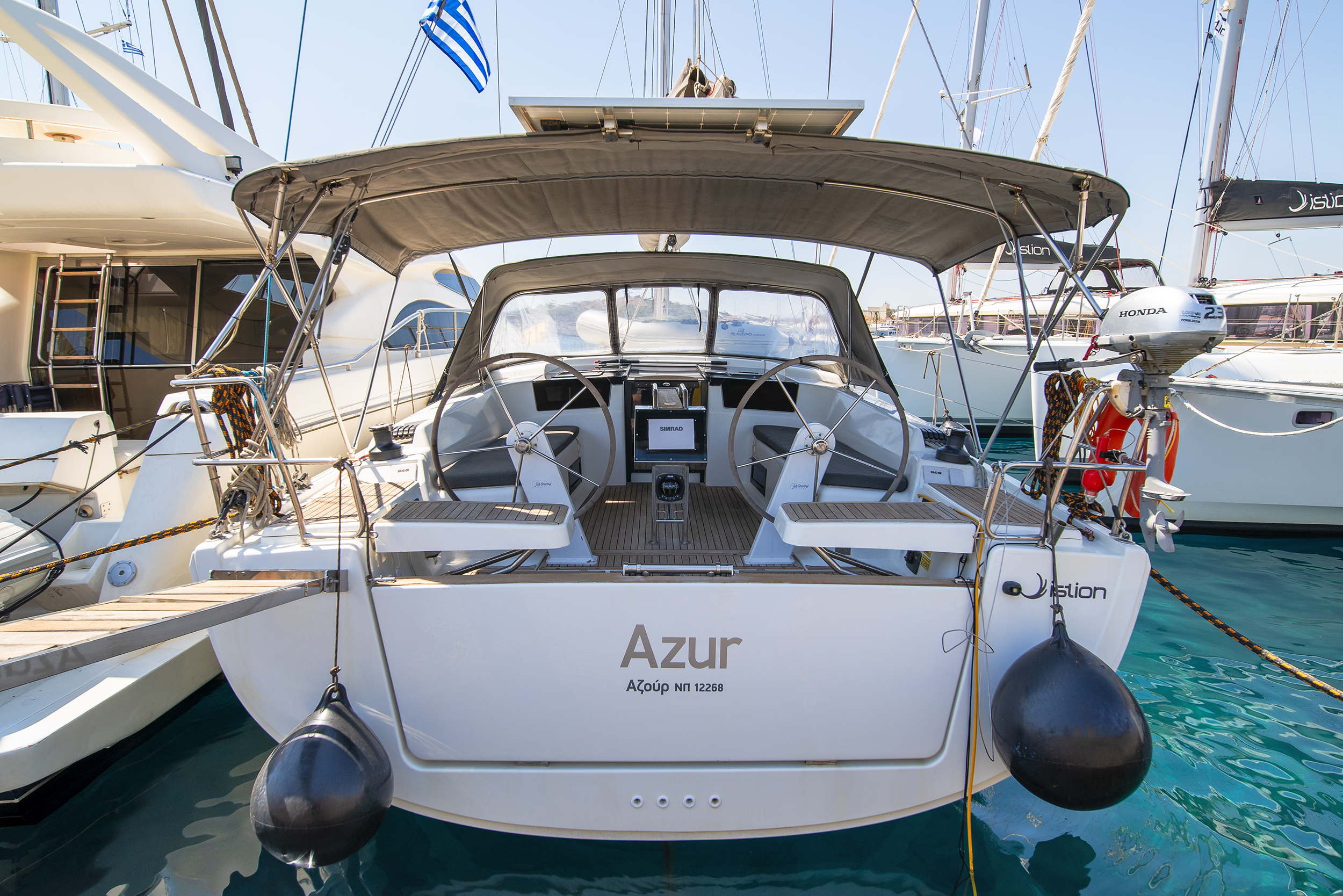 Yacht image 33