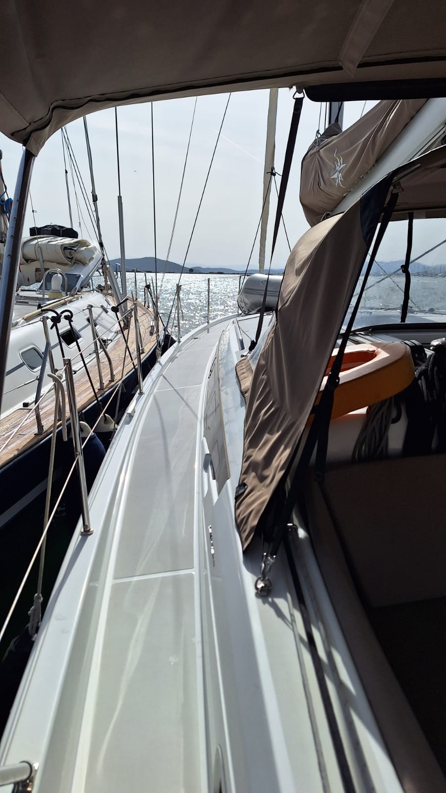 Yacht image 25