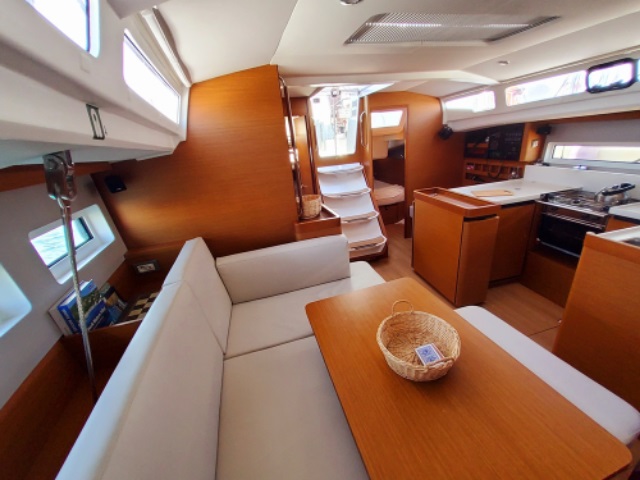 Sun Odyssey 440