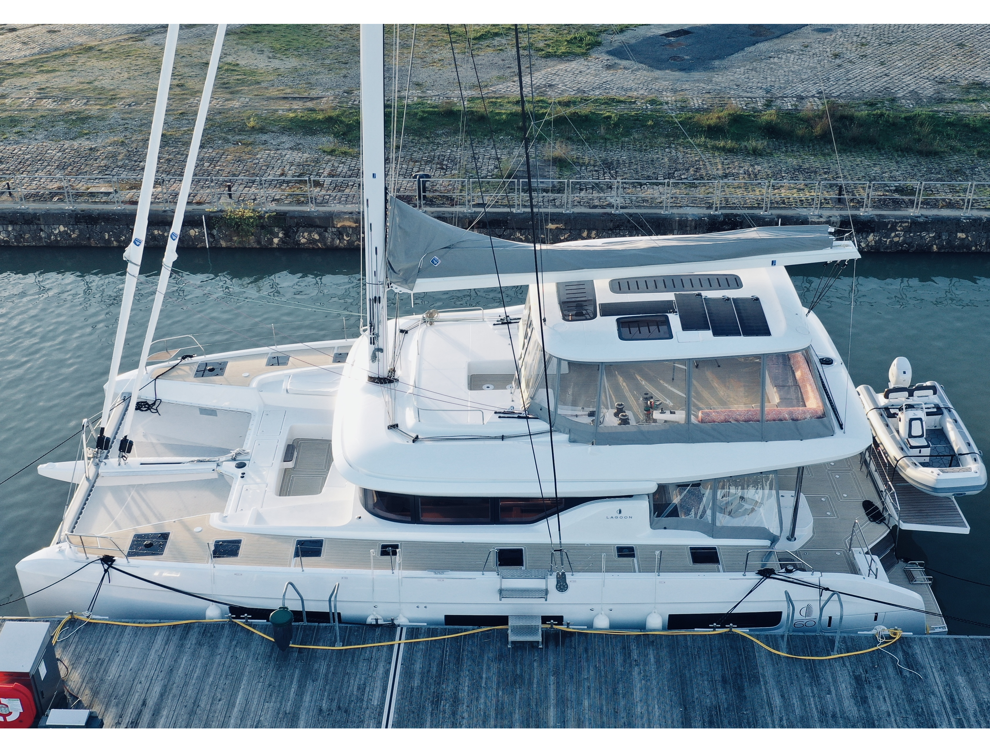 Yacht image 13