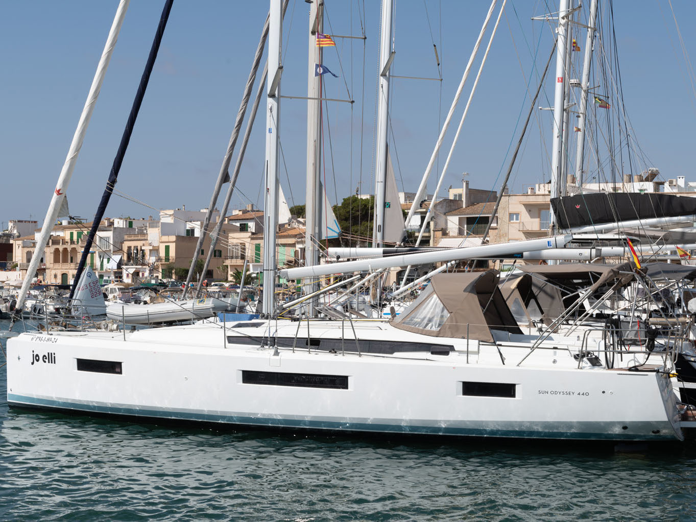 JoElli, Main image