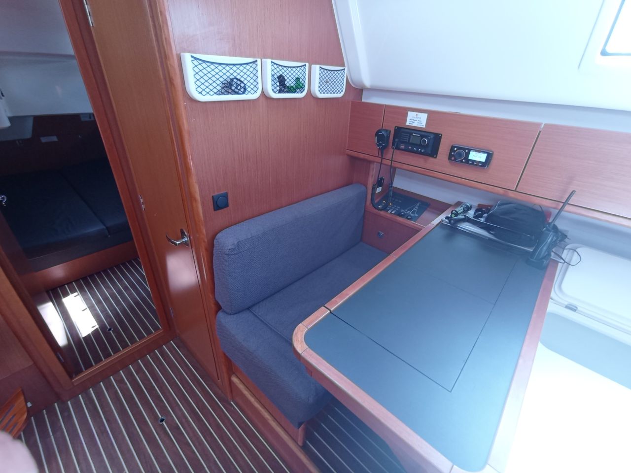 Alissa, Interior image