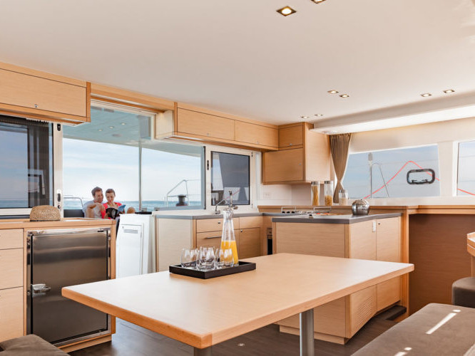 BigElli, Interior image