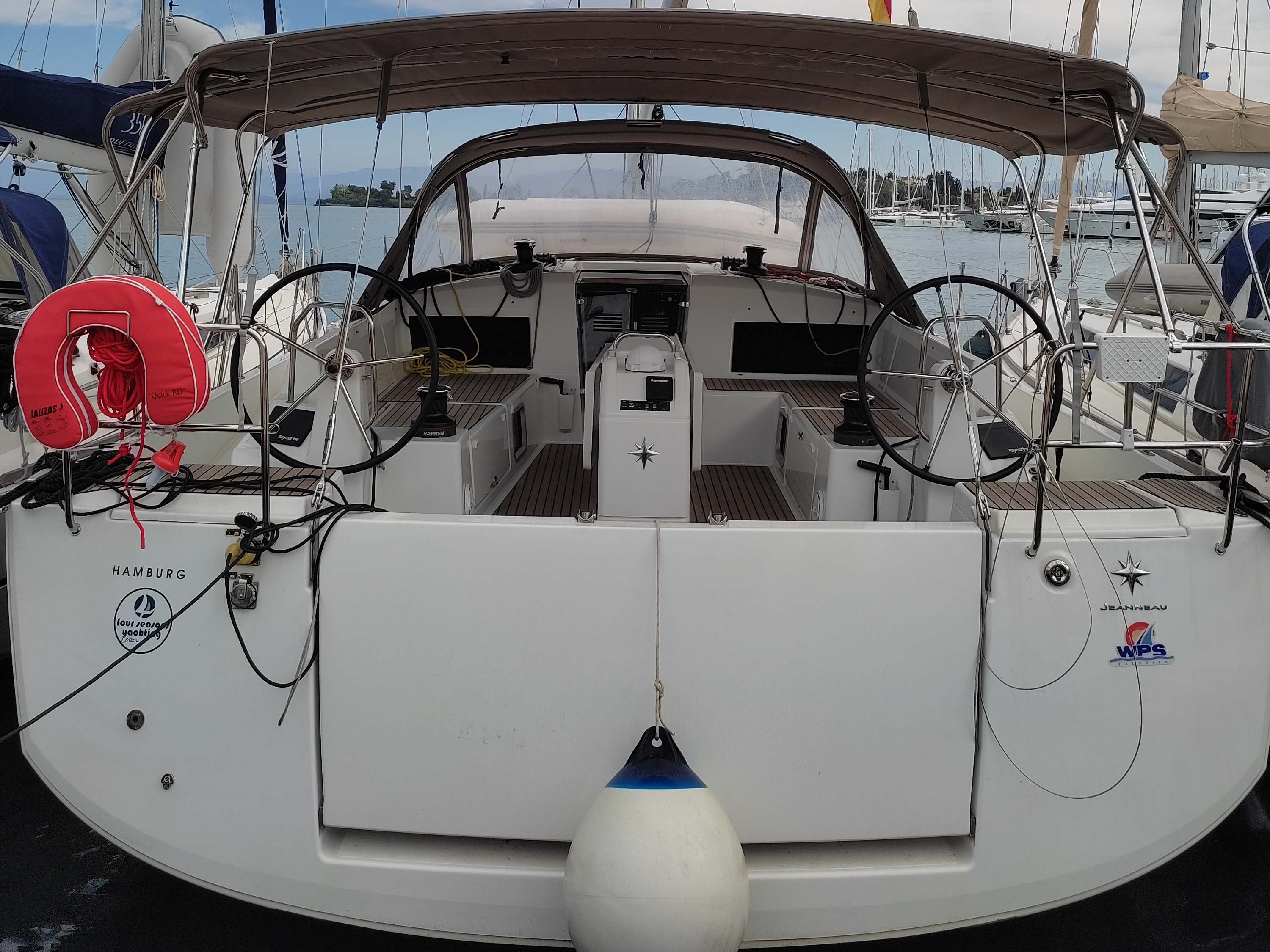 White Pearl, Main image