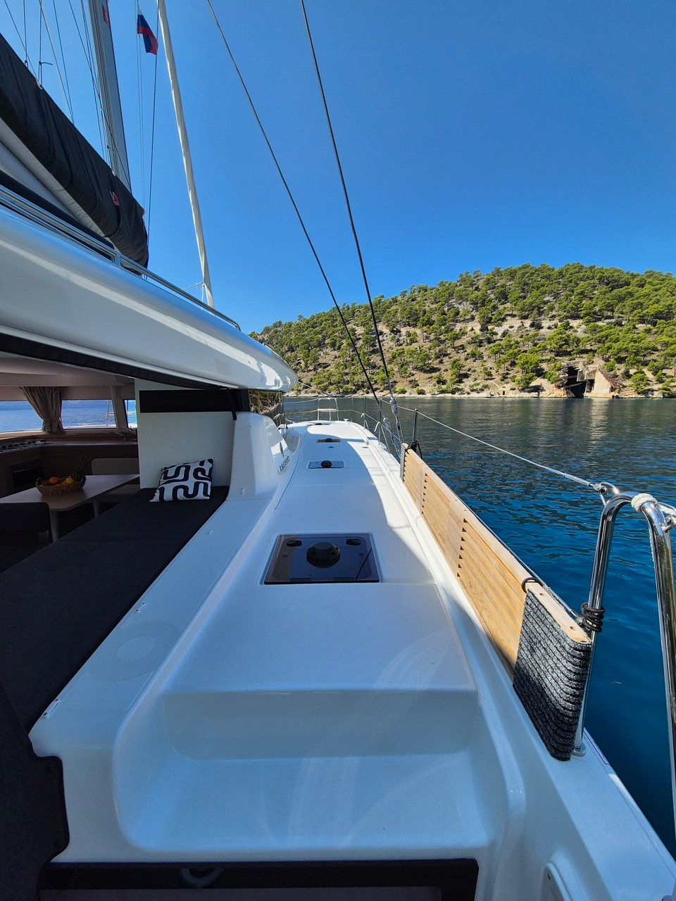 Yacht image 25