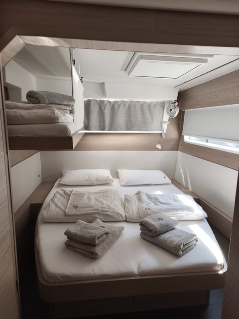 Secondary yacht image