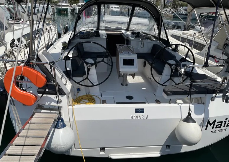 Bavaria C42, Alimos