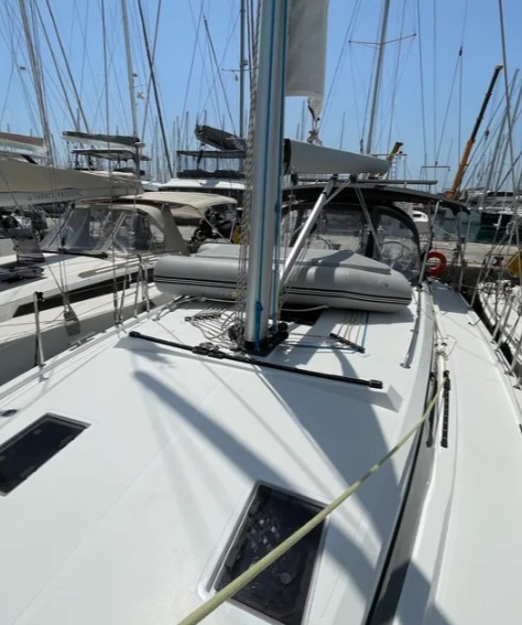 Bavaria C42, Alimos