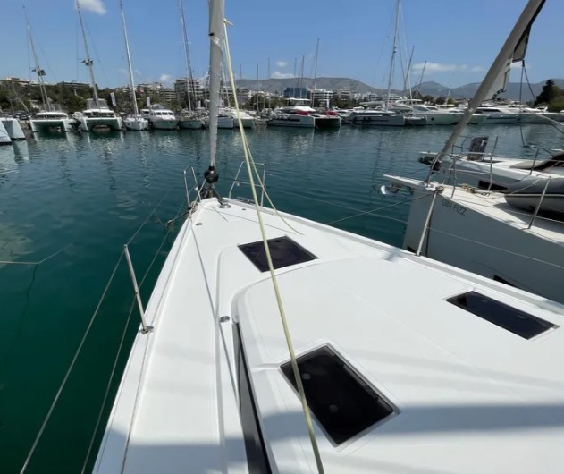 Bavaria C42, Alimos