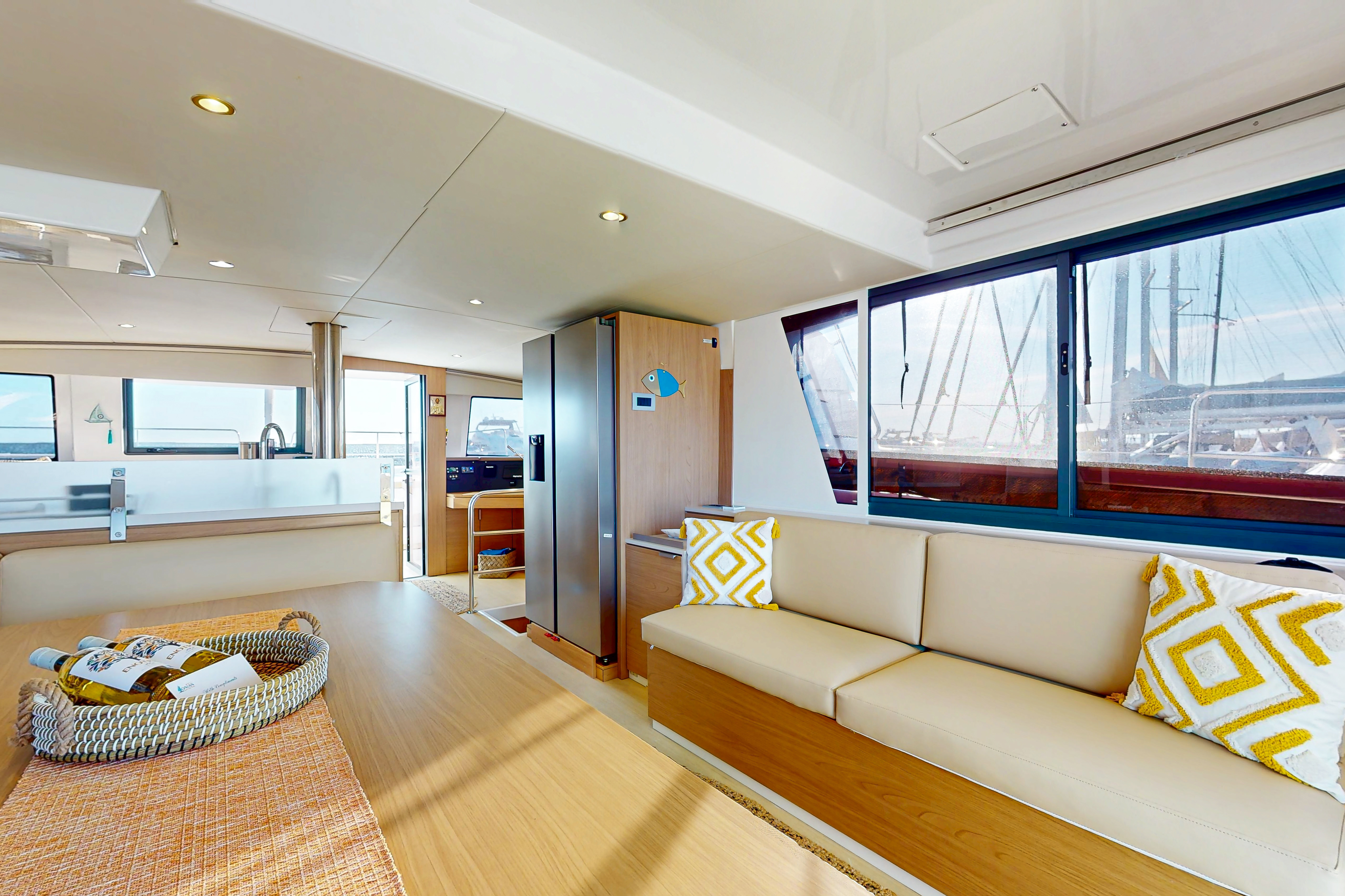 Yacht image 18