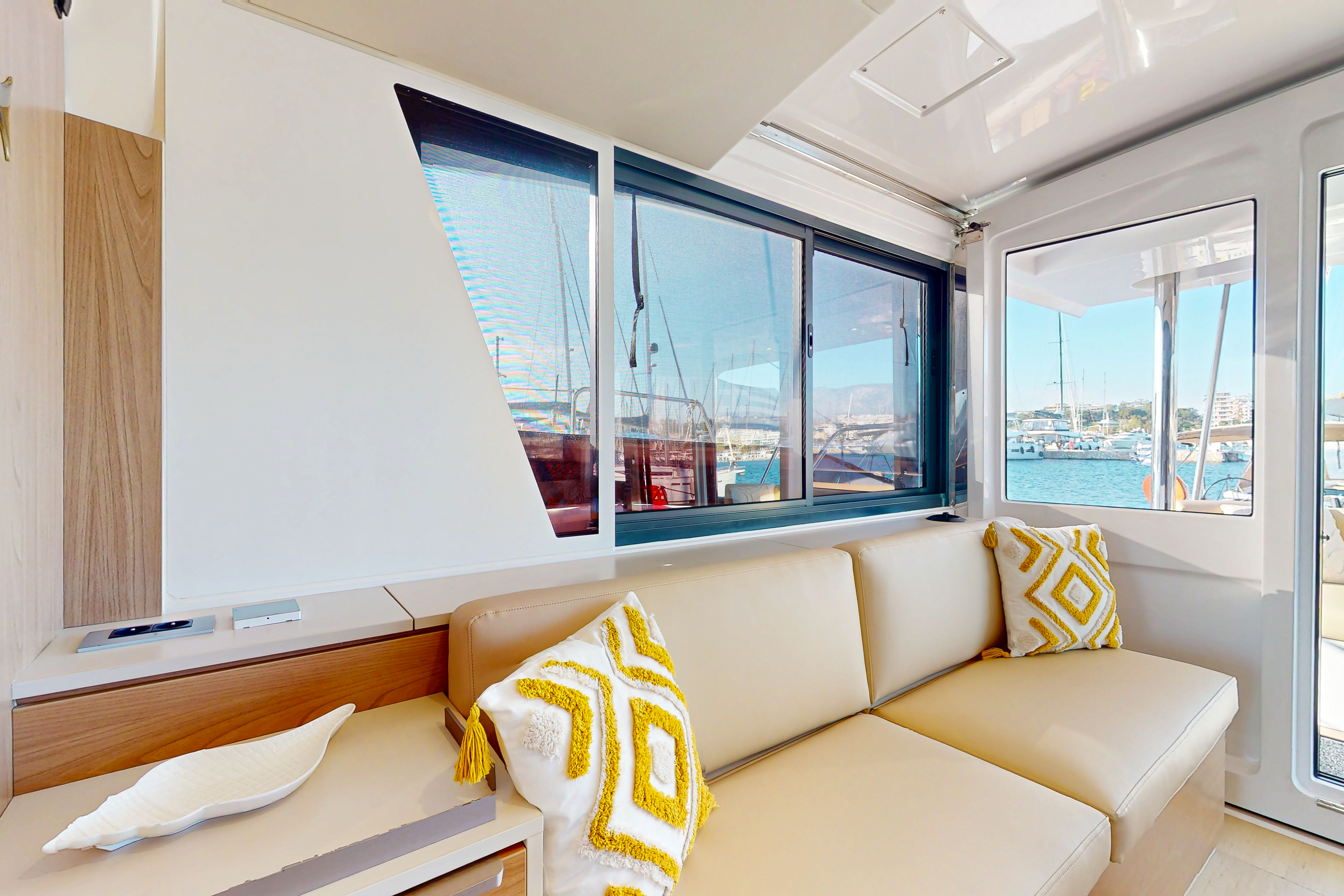 Yacht image 11