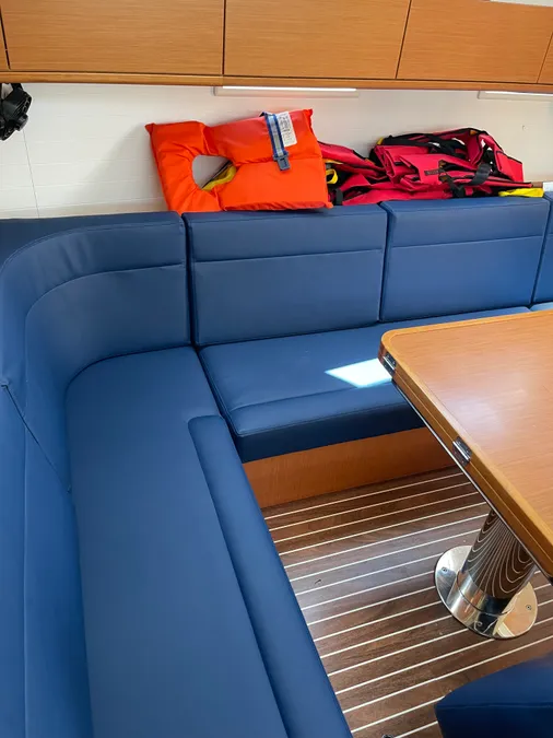 Bavaria Cruiser 51, Kos