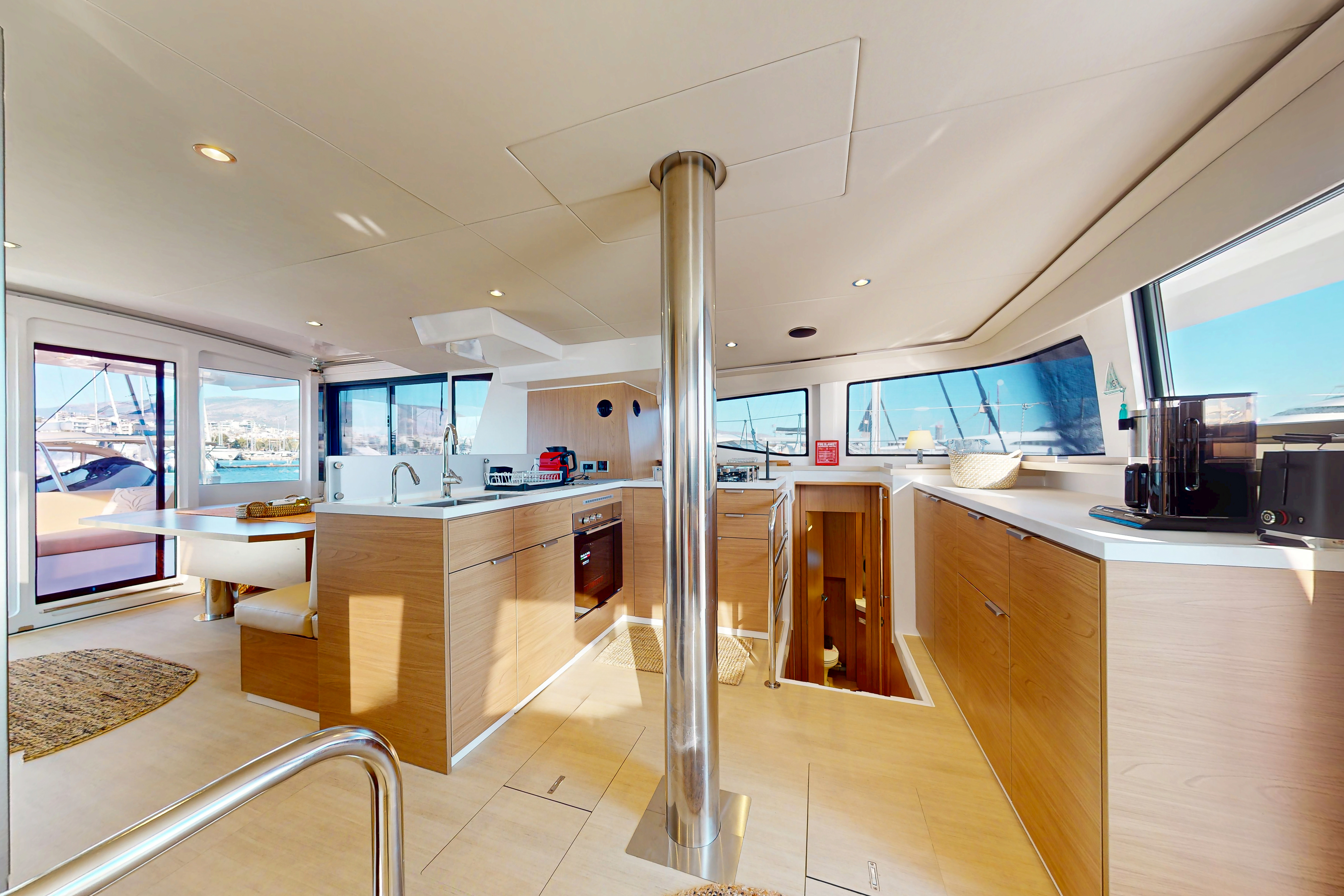Yacht image 4