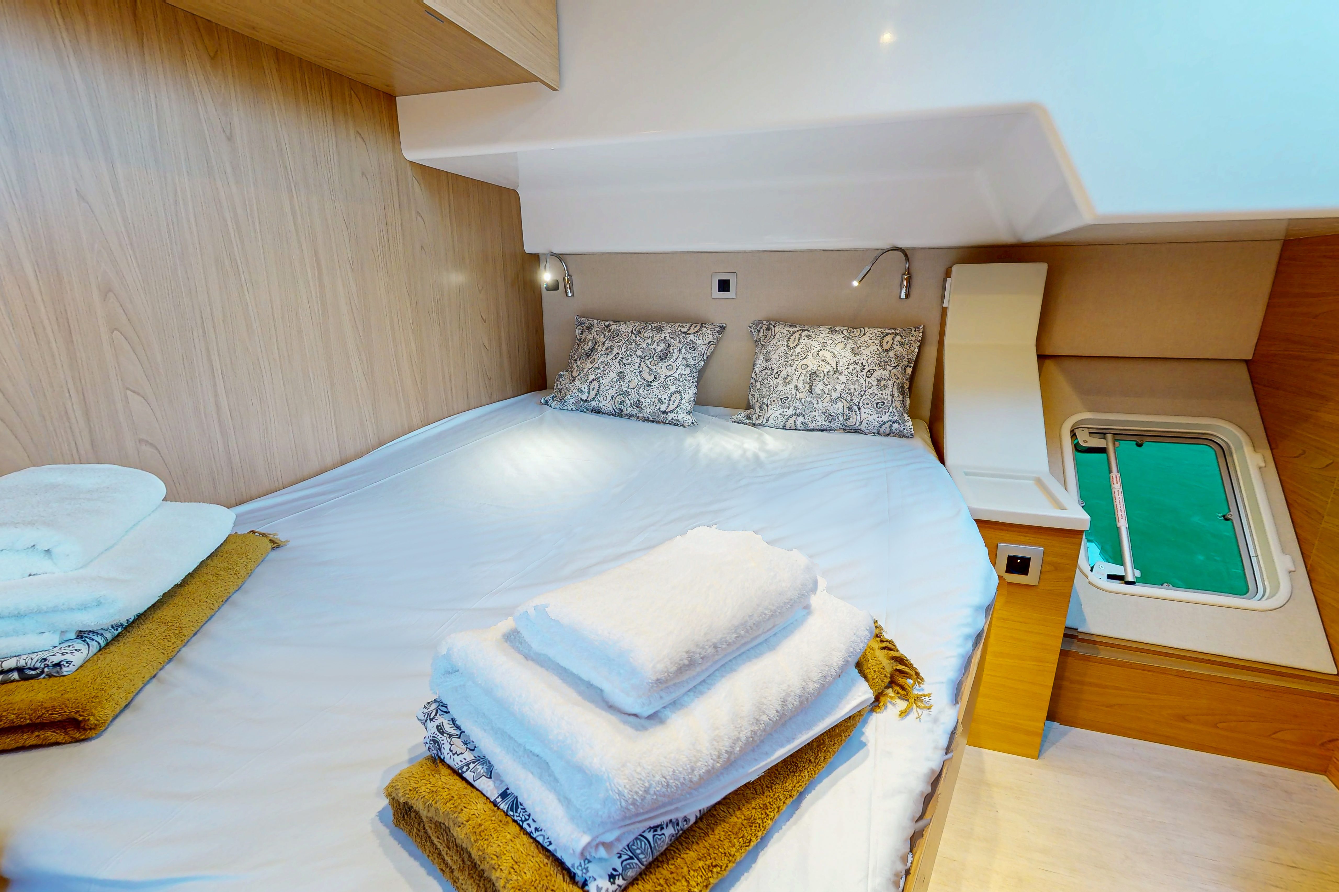 Yacht image 6