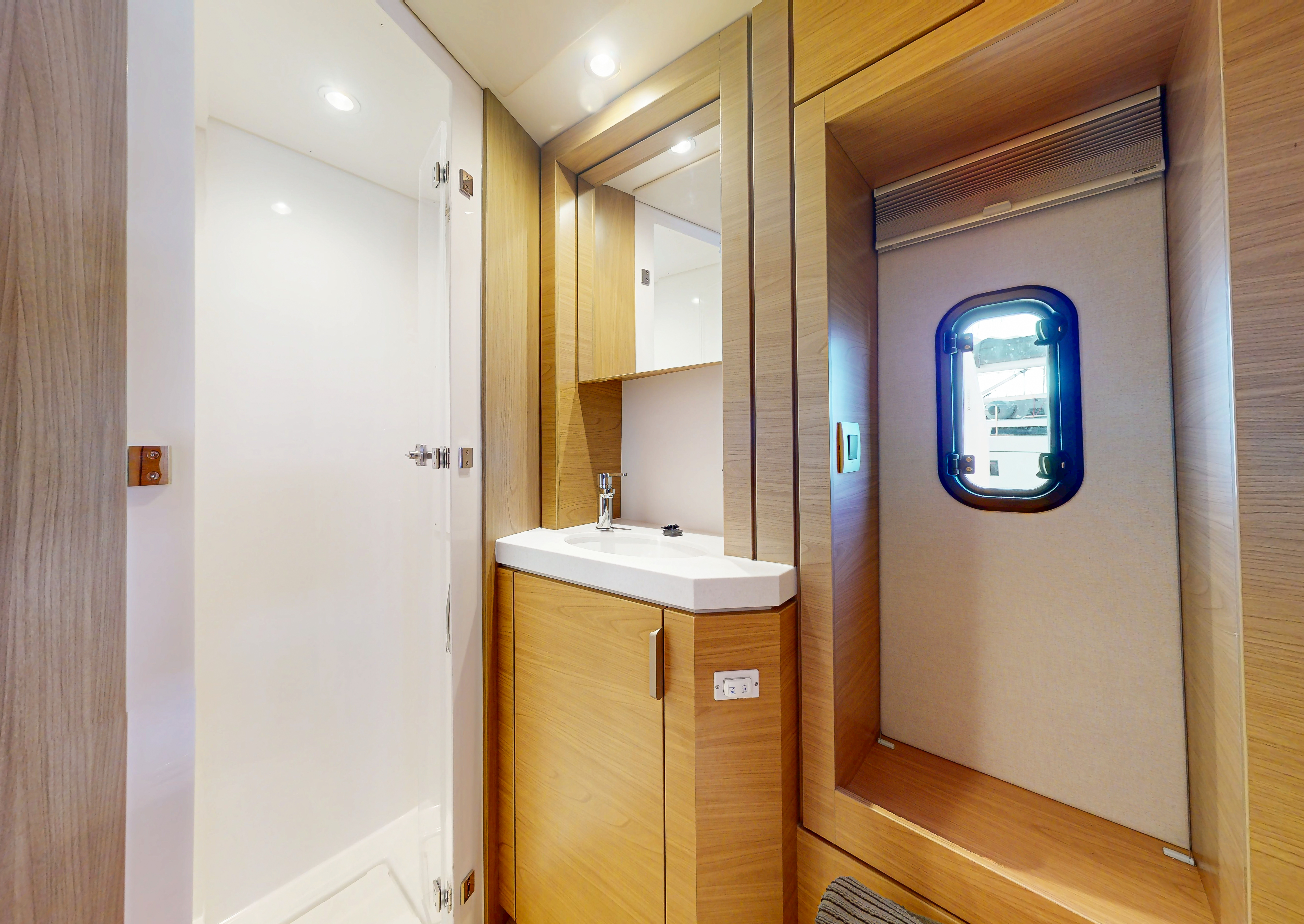 Yacht image 40