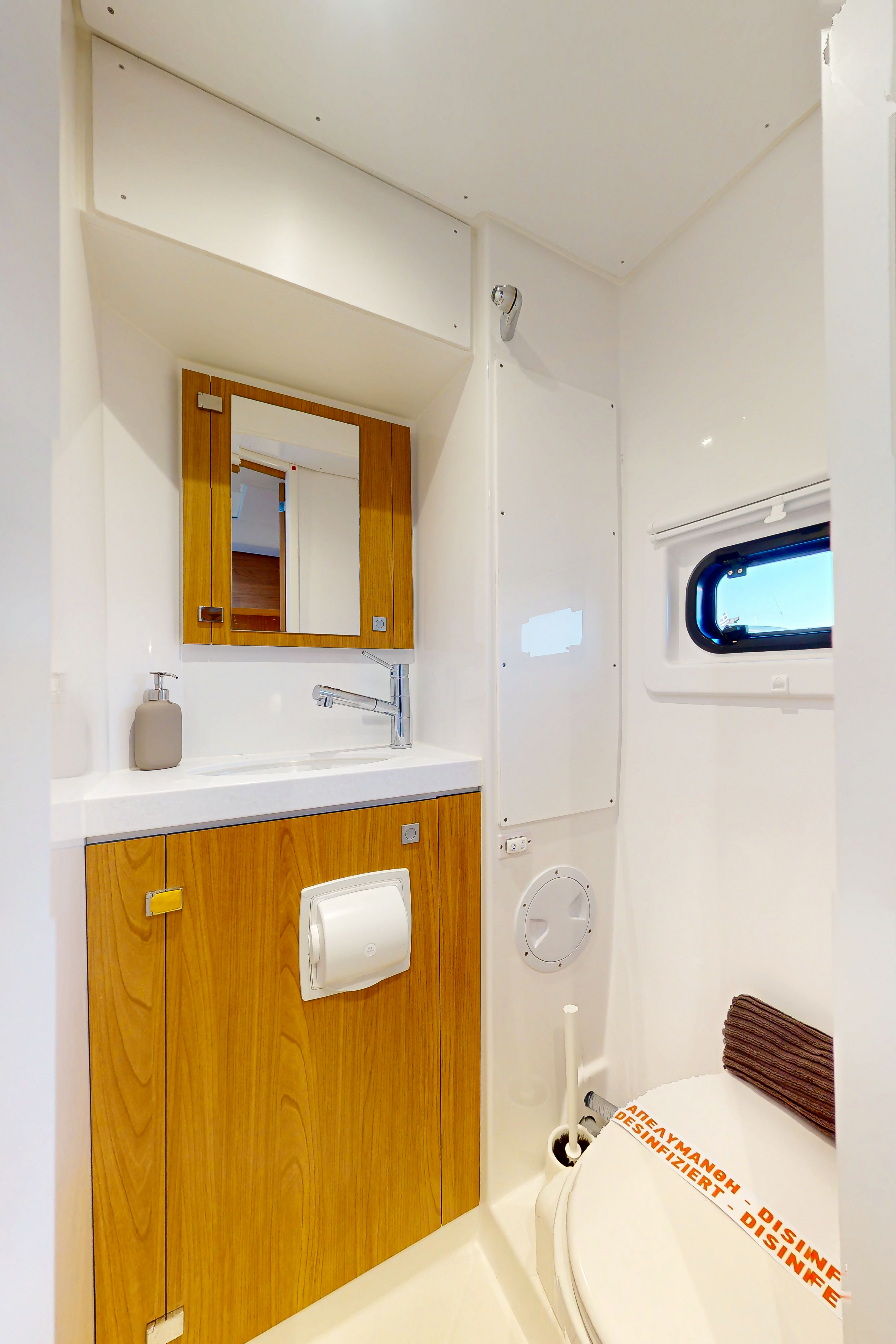Yacht image 37