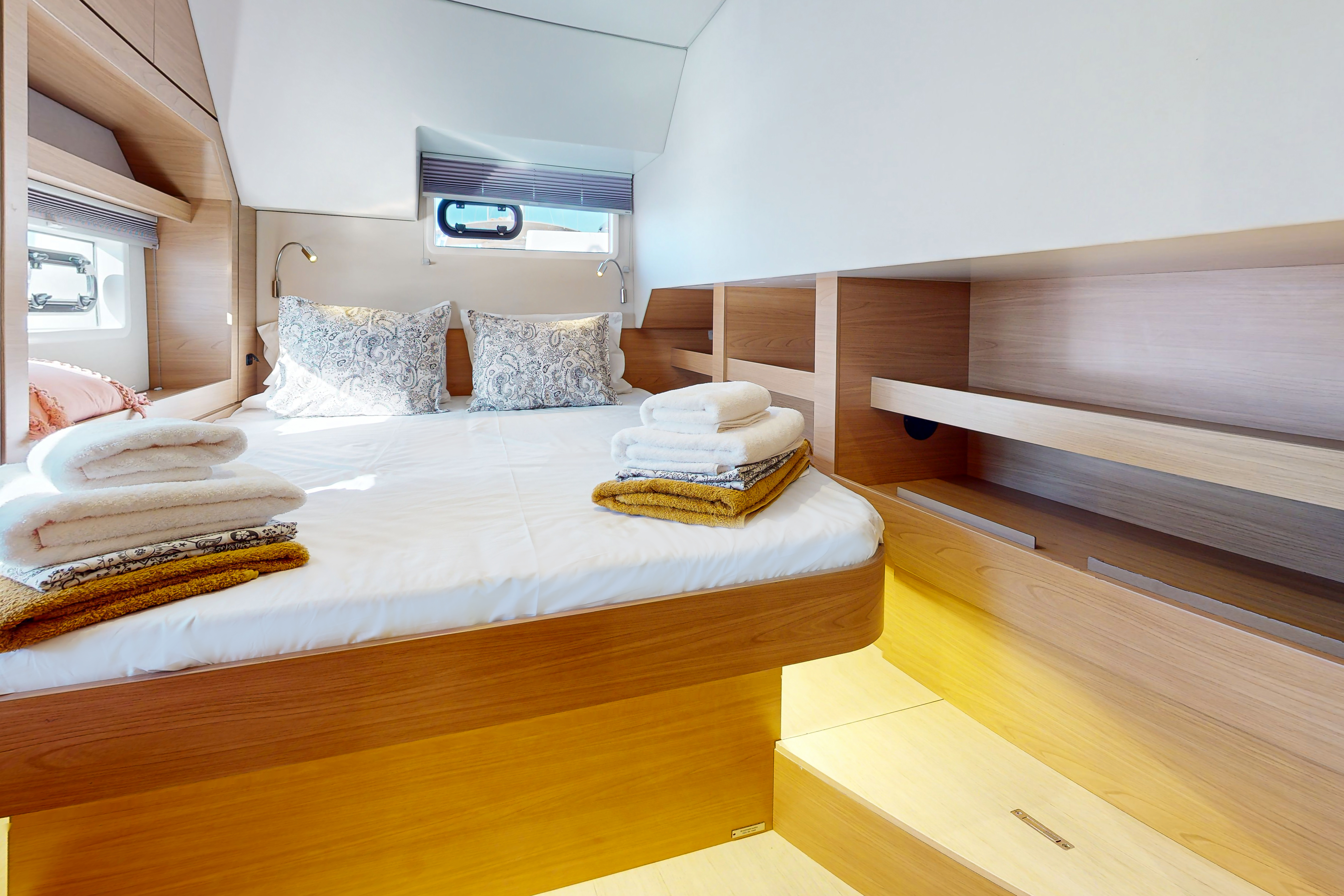 Yacht image 23