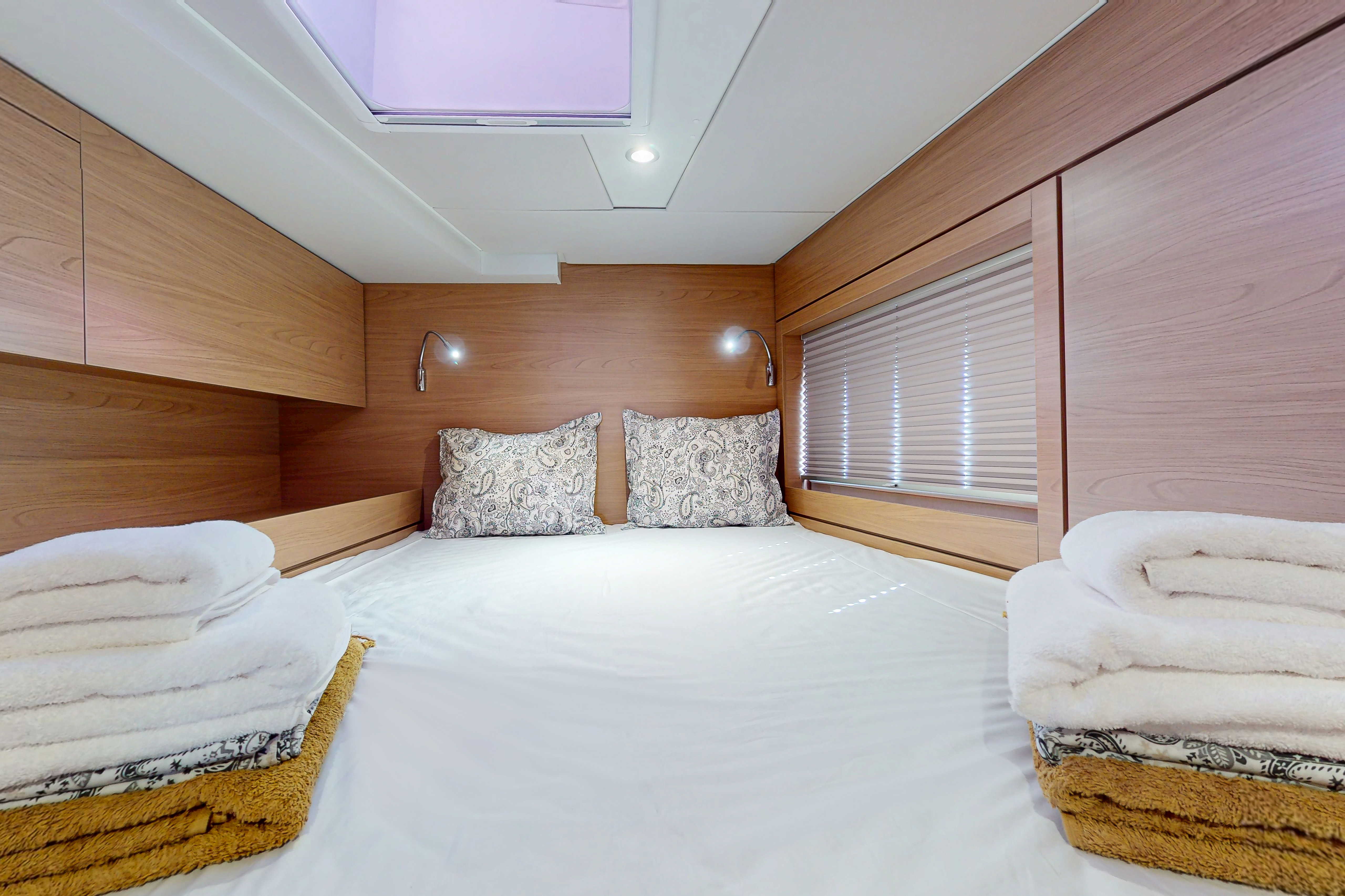 Yacht image 10