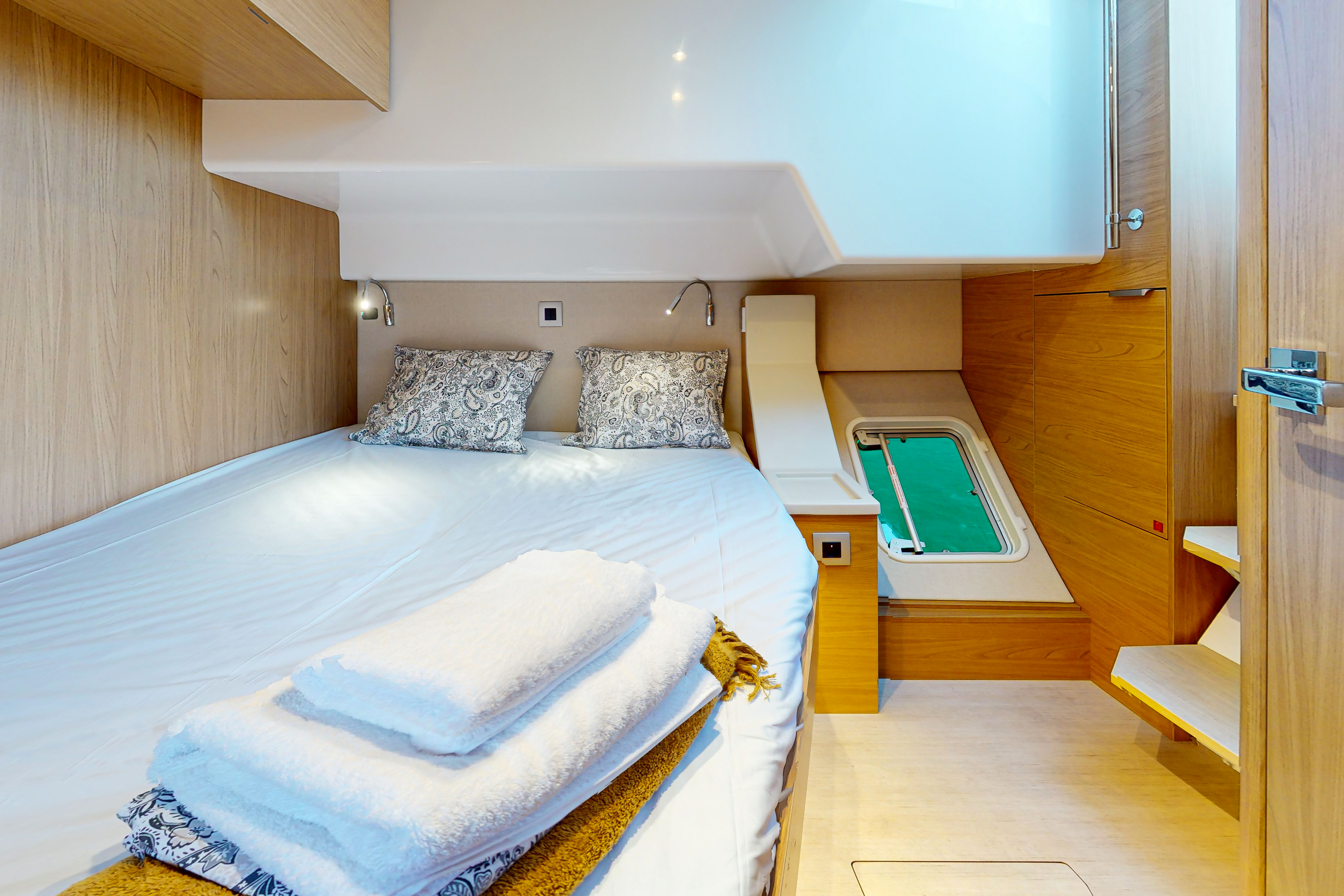 Yacht image 39