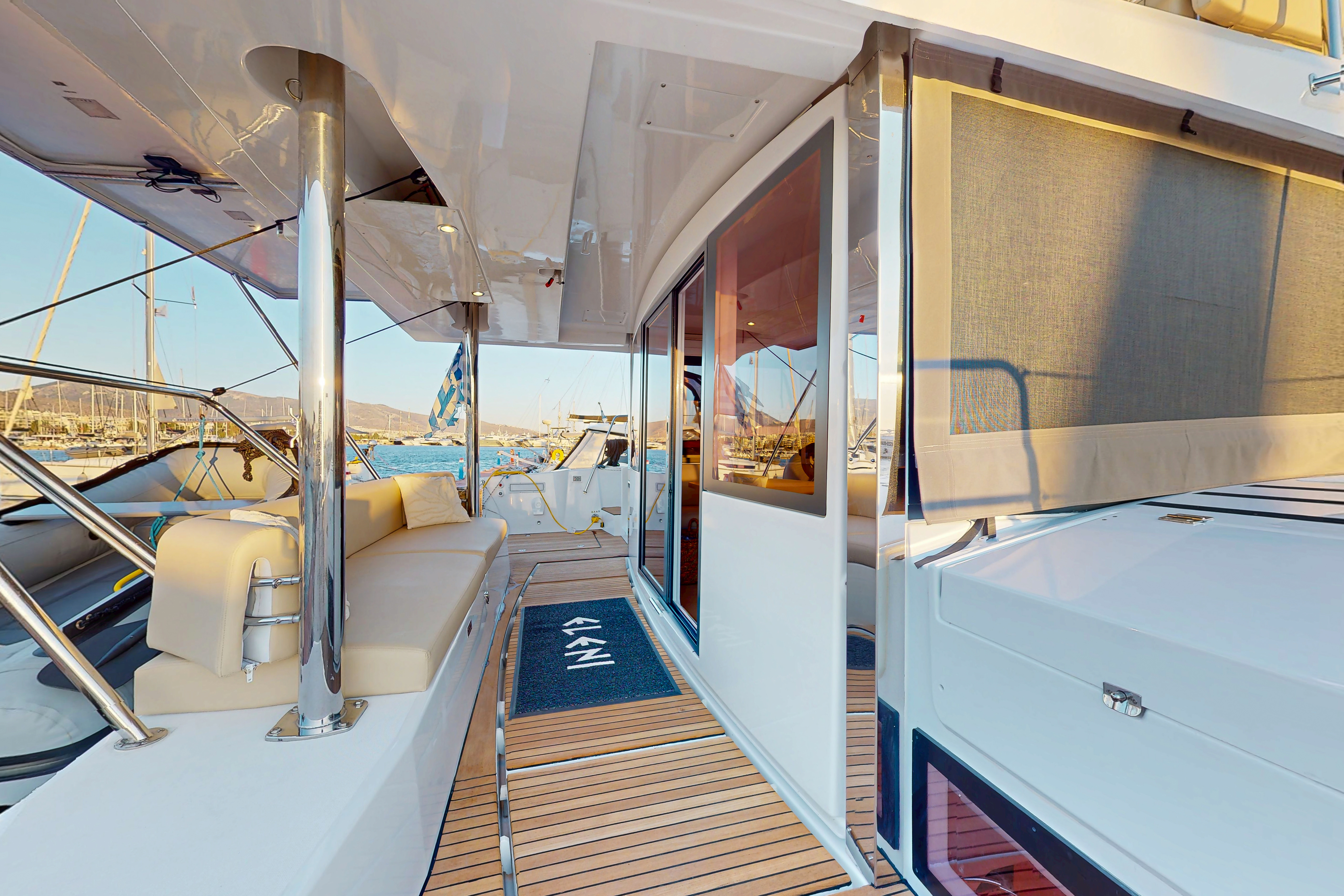 Yacht image 9