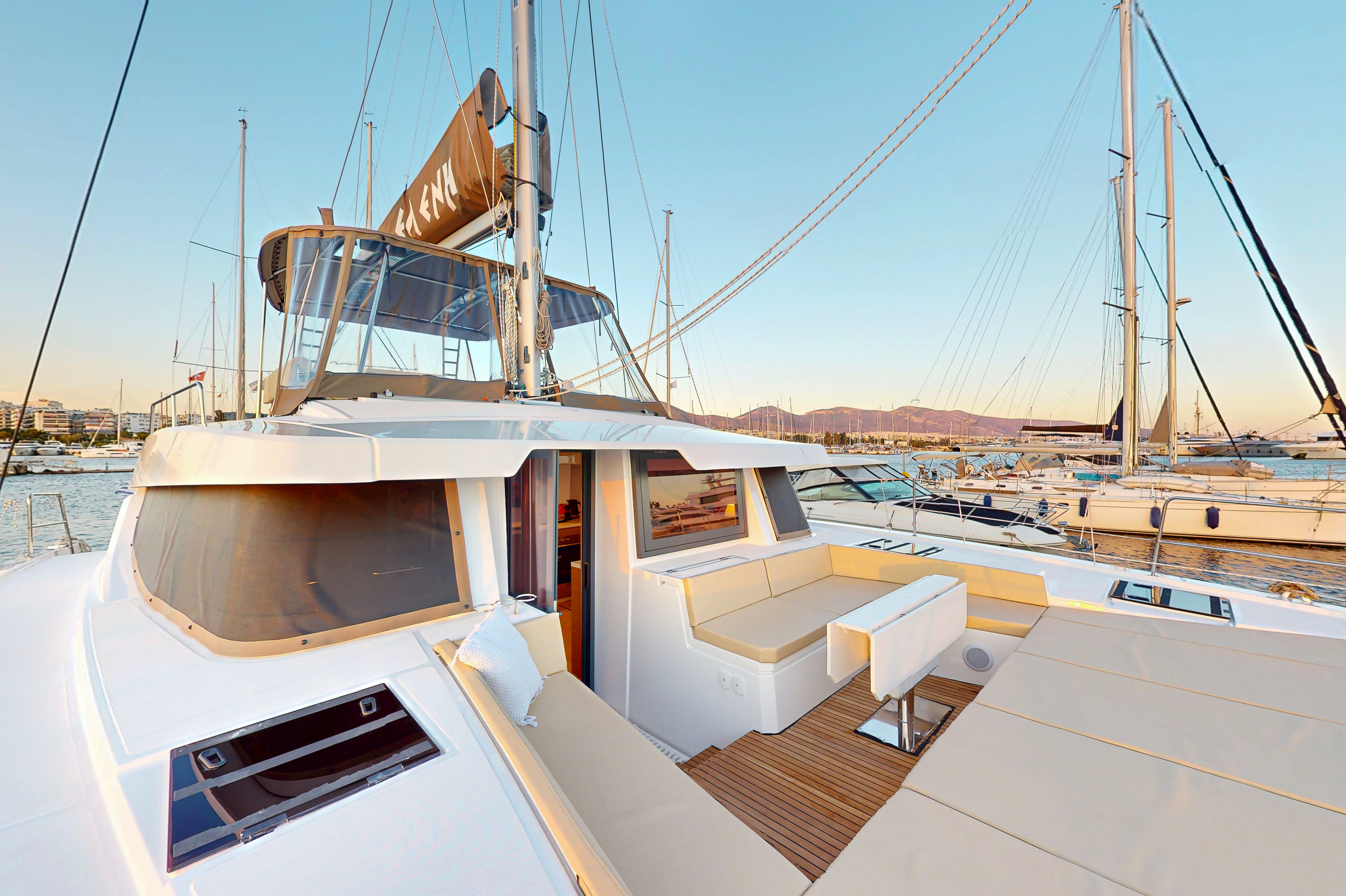 Yacht image 32