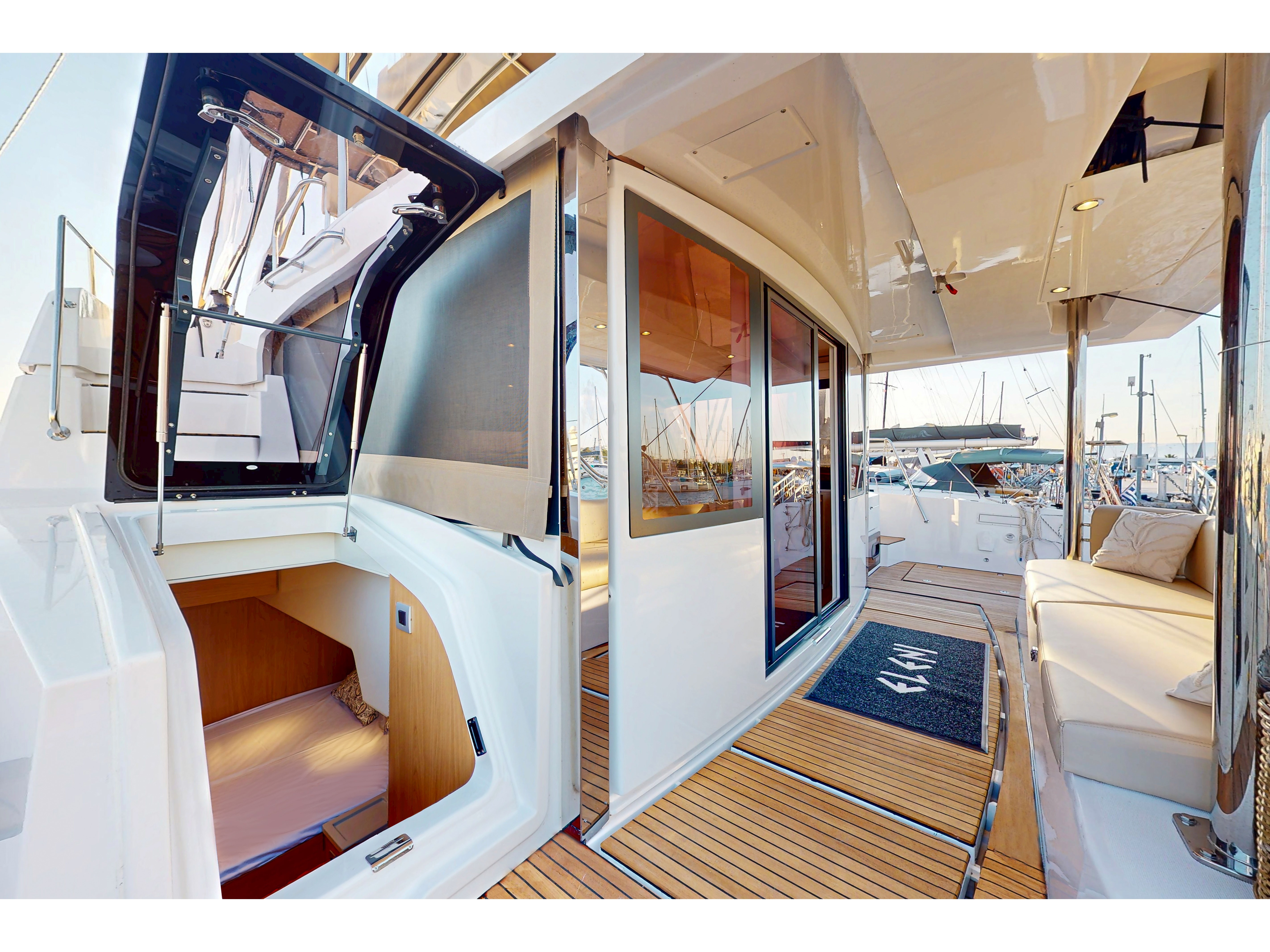 Yacht image 25