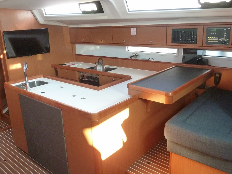 Bavaria Cruiser 56, Alimos