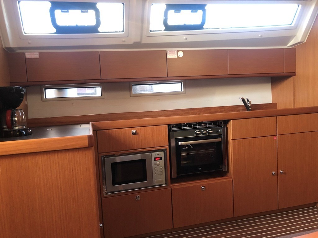 Bavaria Cruiser 46, Kos