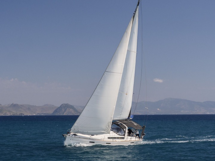 Oceanis 45, Kos