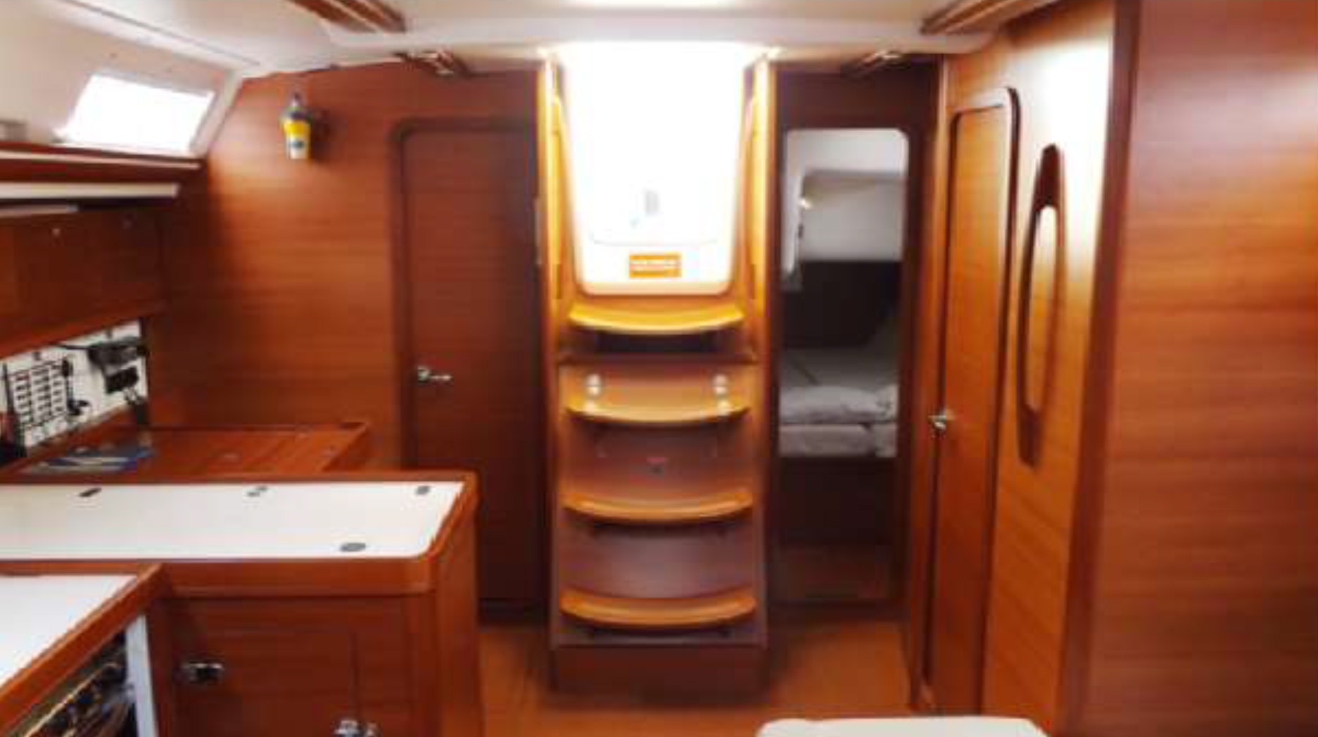 Yacht image 13