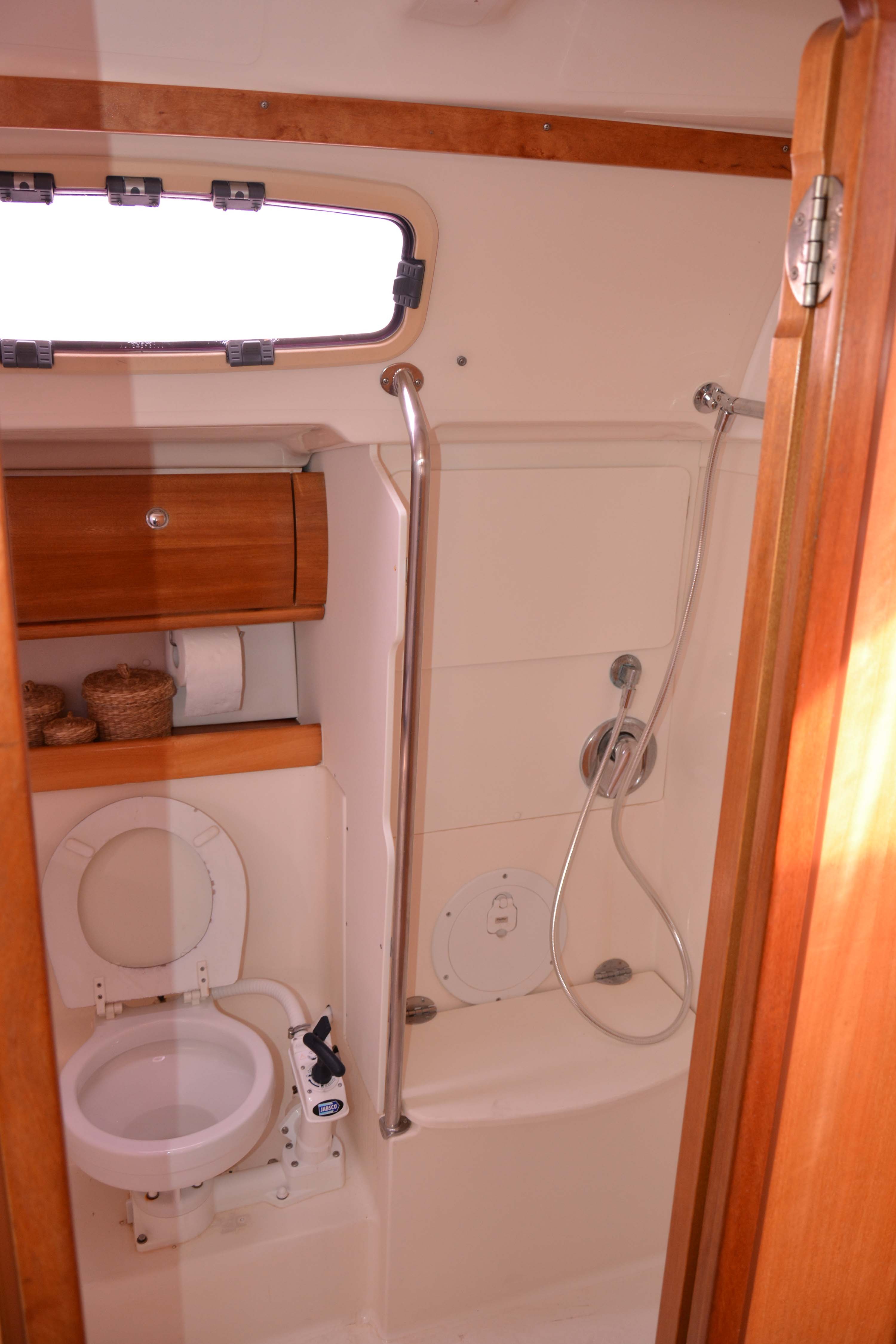 Bavaria 46 Cruiser, Limenas Avdiron