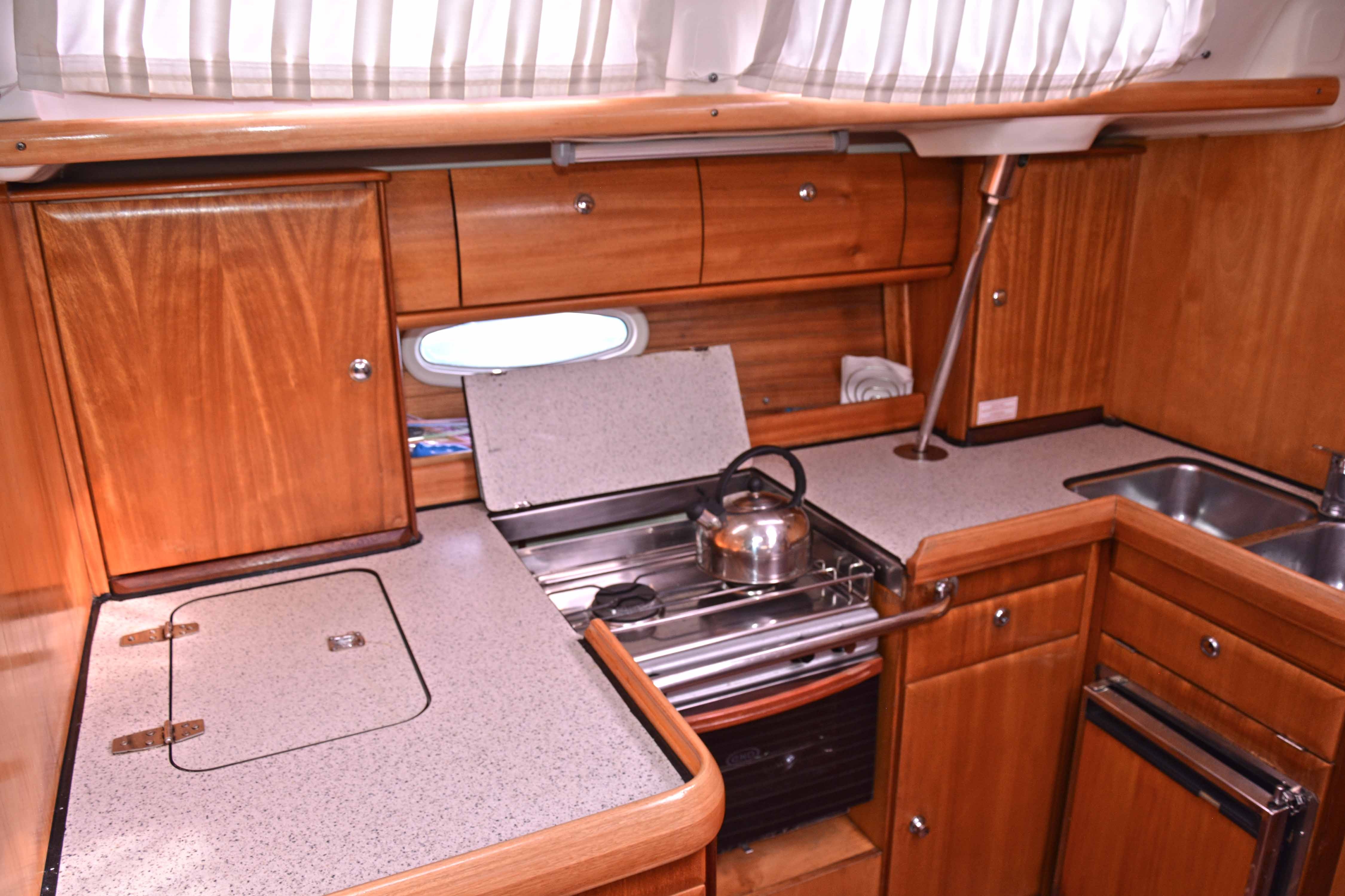 Bavaria 46 Cruiser, Limenas Avdiron