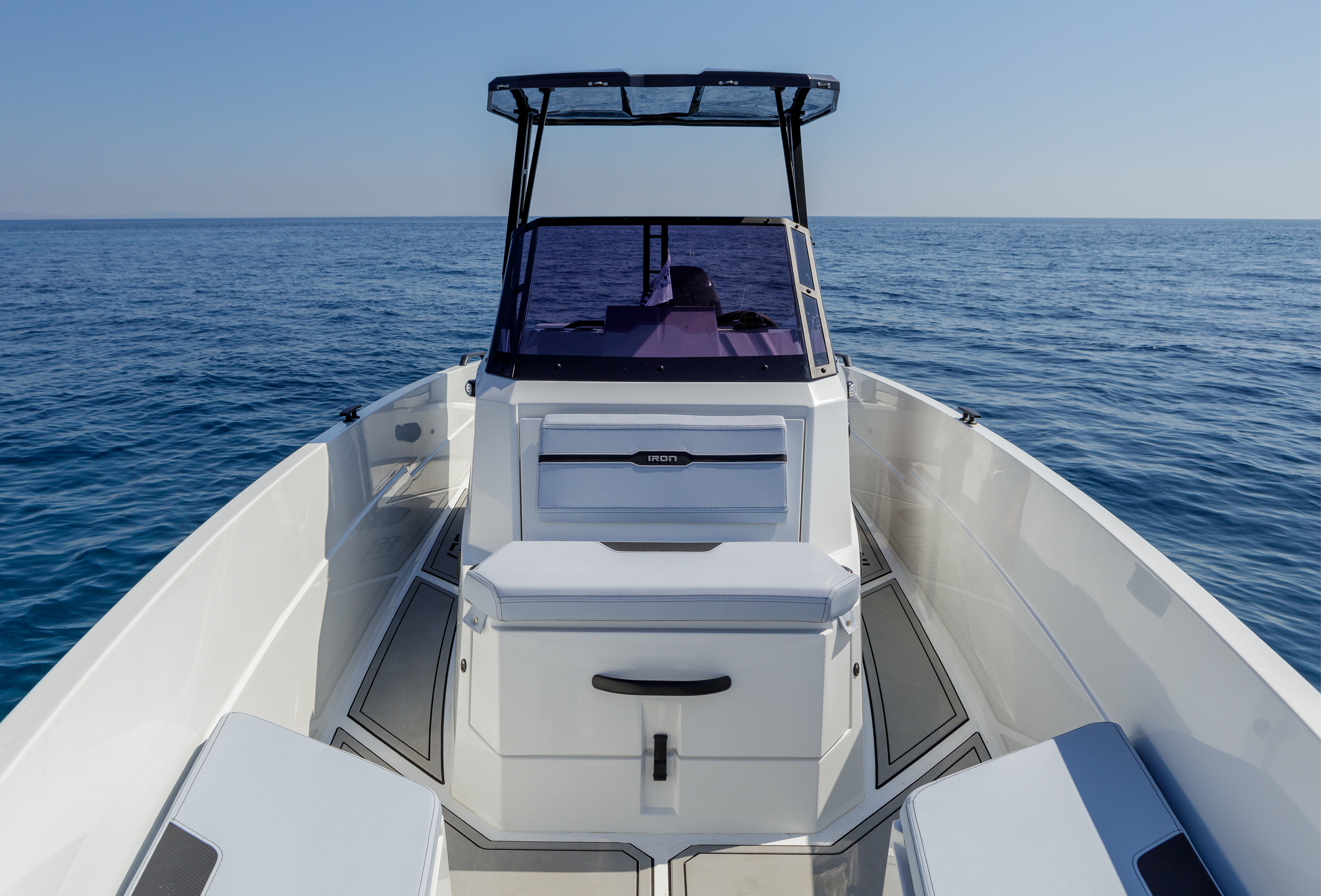 Iron 827, Porto Cheli