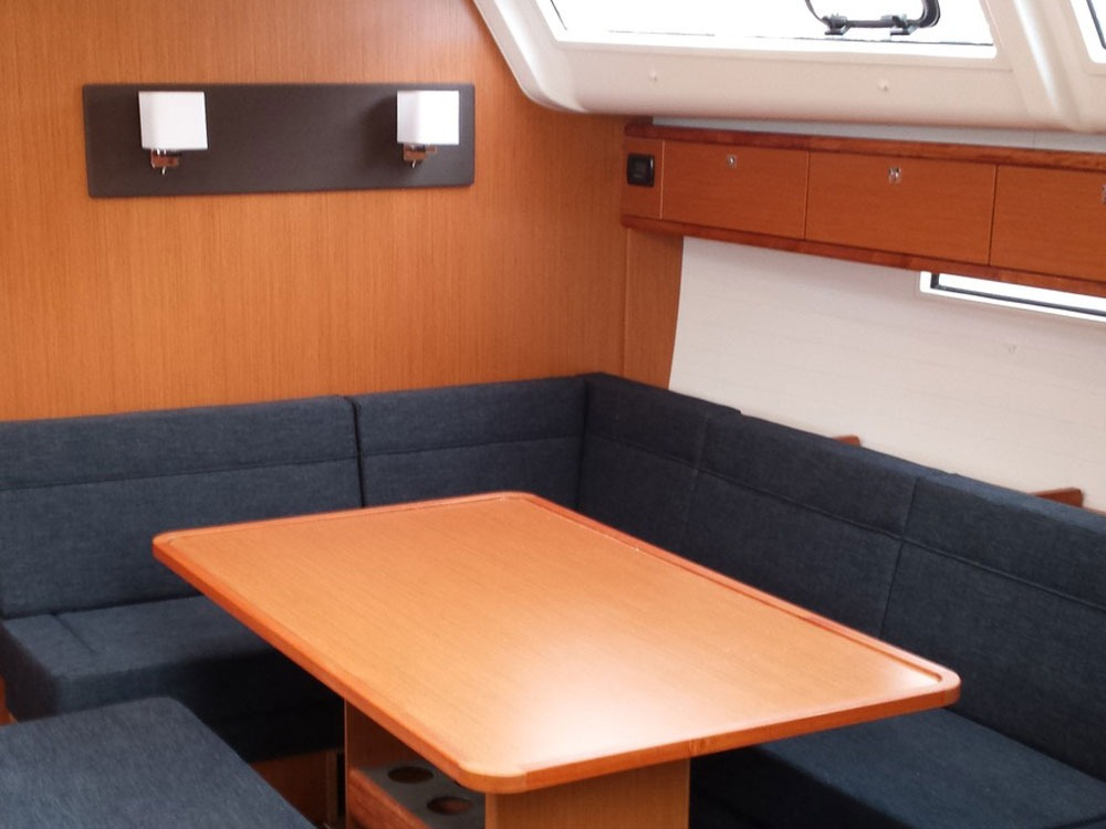 Secondary yacht image