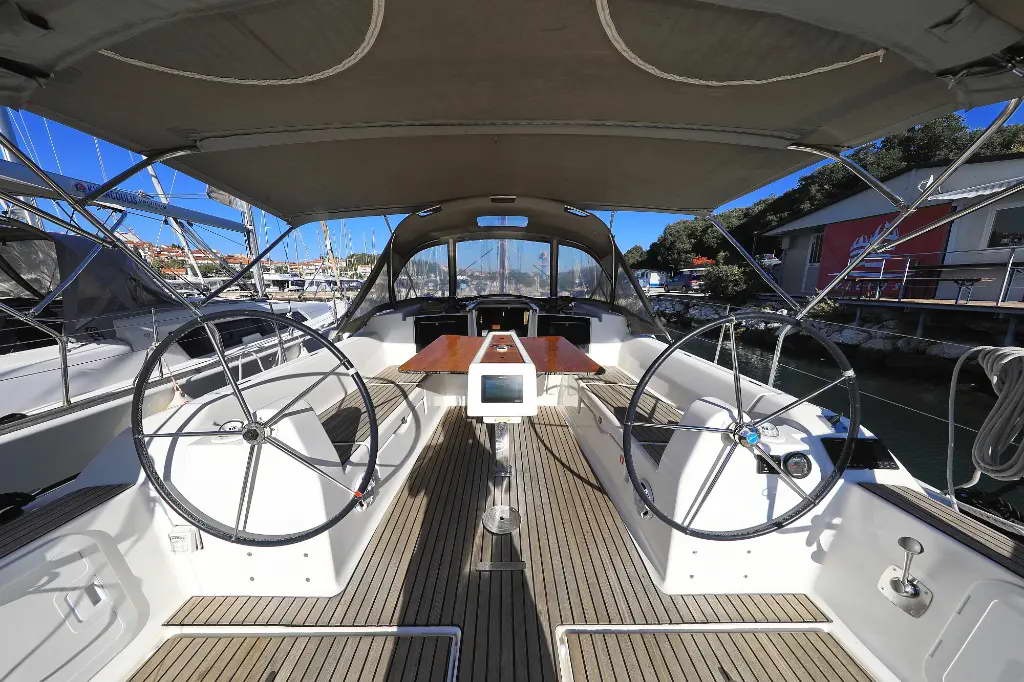 Dufour 382 Grand Large, Pula