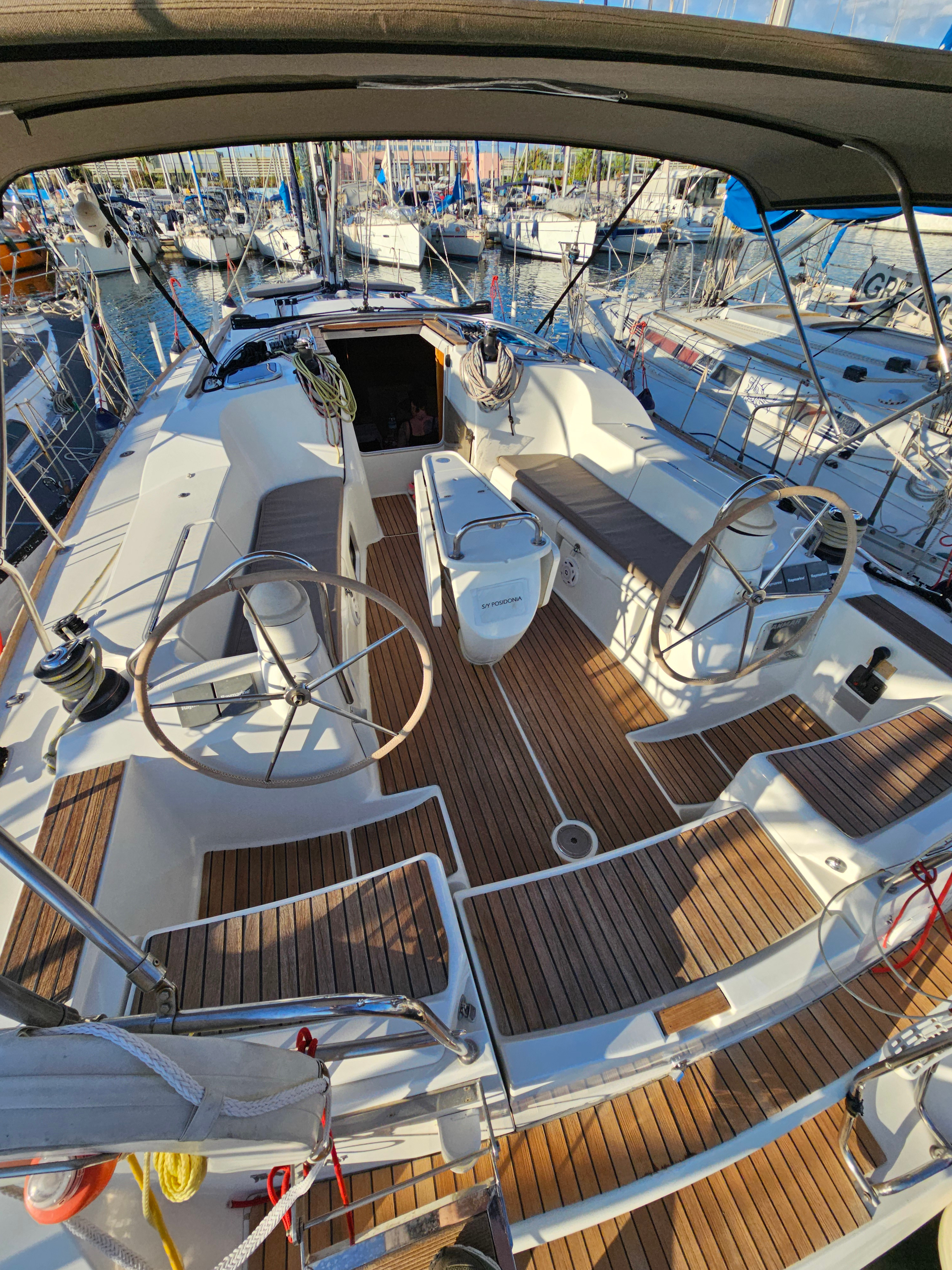 Yacht image 32