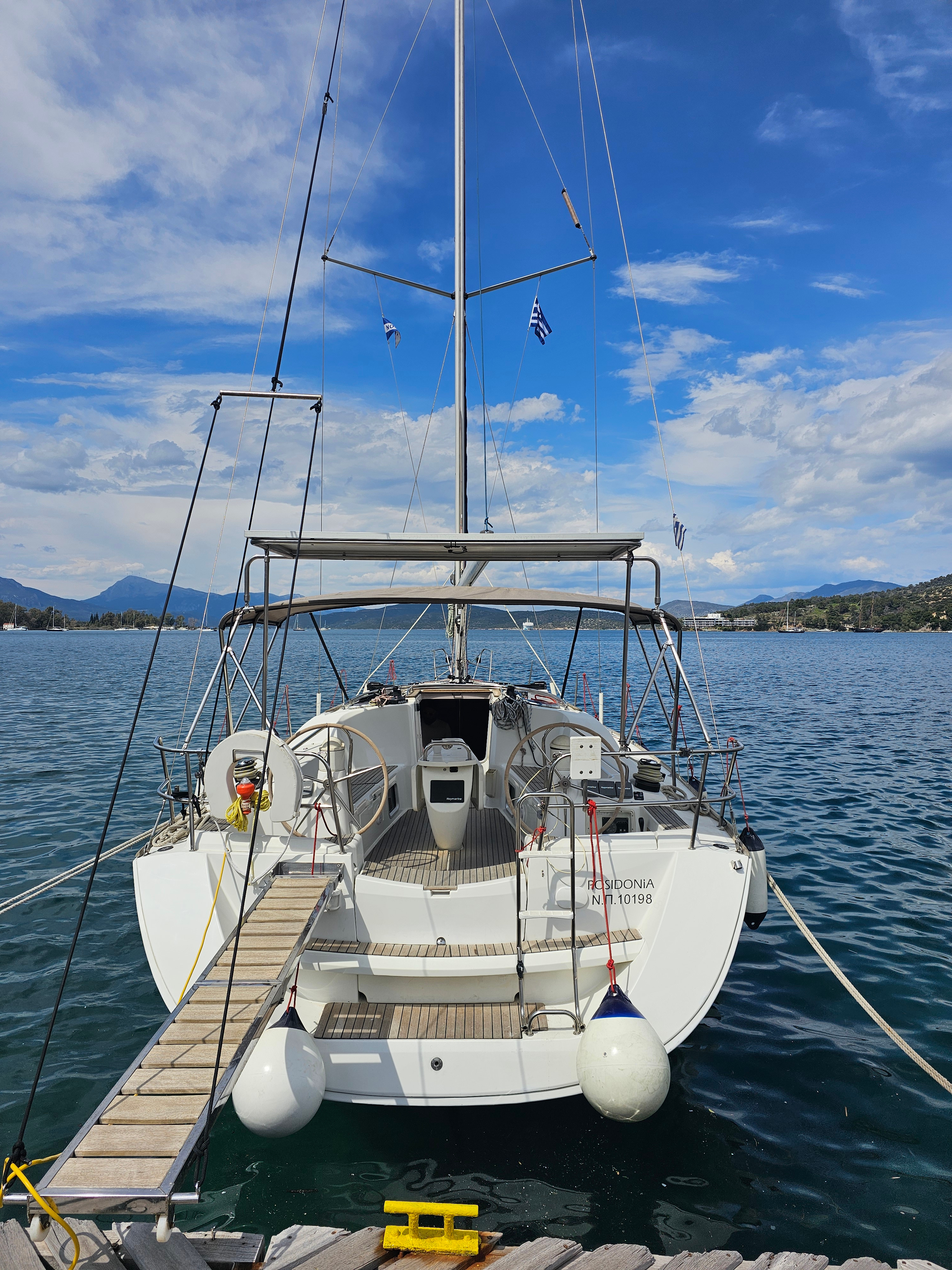 Yacht image 19