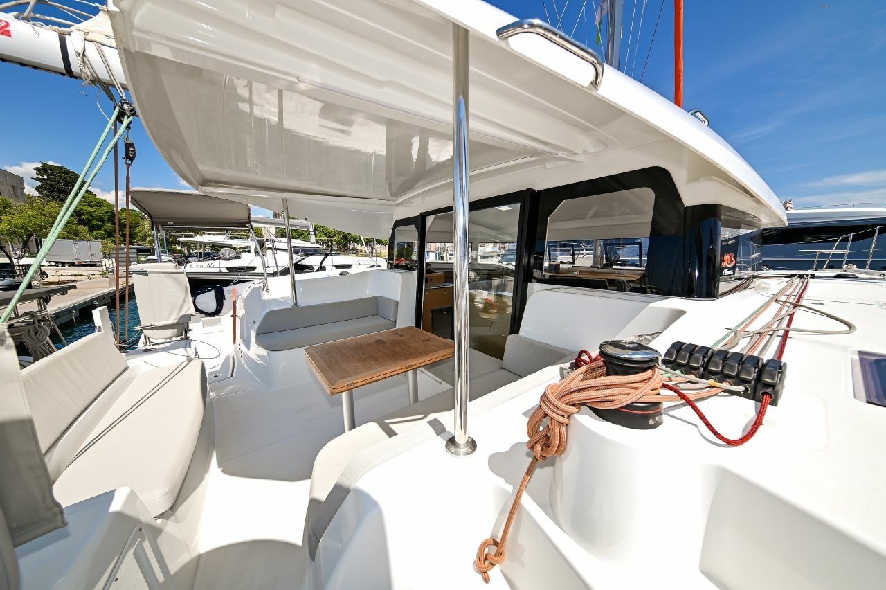 Yacht image 7