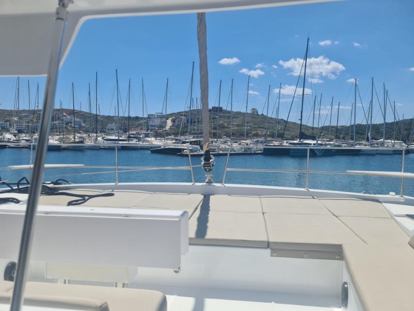 Bali 4.6 OPEN SPACE ( 7 cabins, SOUNTLESS GENERATOR , WATER MAKER , SOLAR PANEL , A/C 6 UNITS , WATERMAKER, DISHWASHER , BOTTLE WATER TO FREEZER, TV EXCELENCE PACK )v, Lavrio