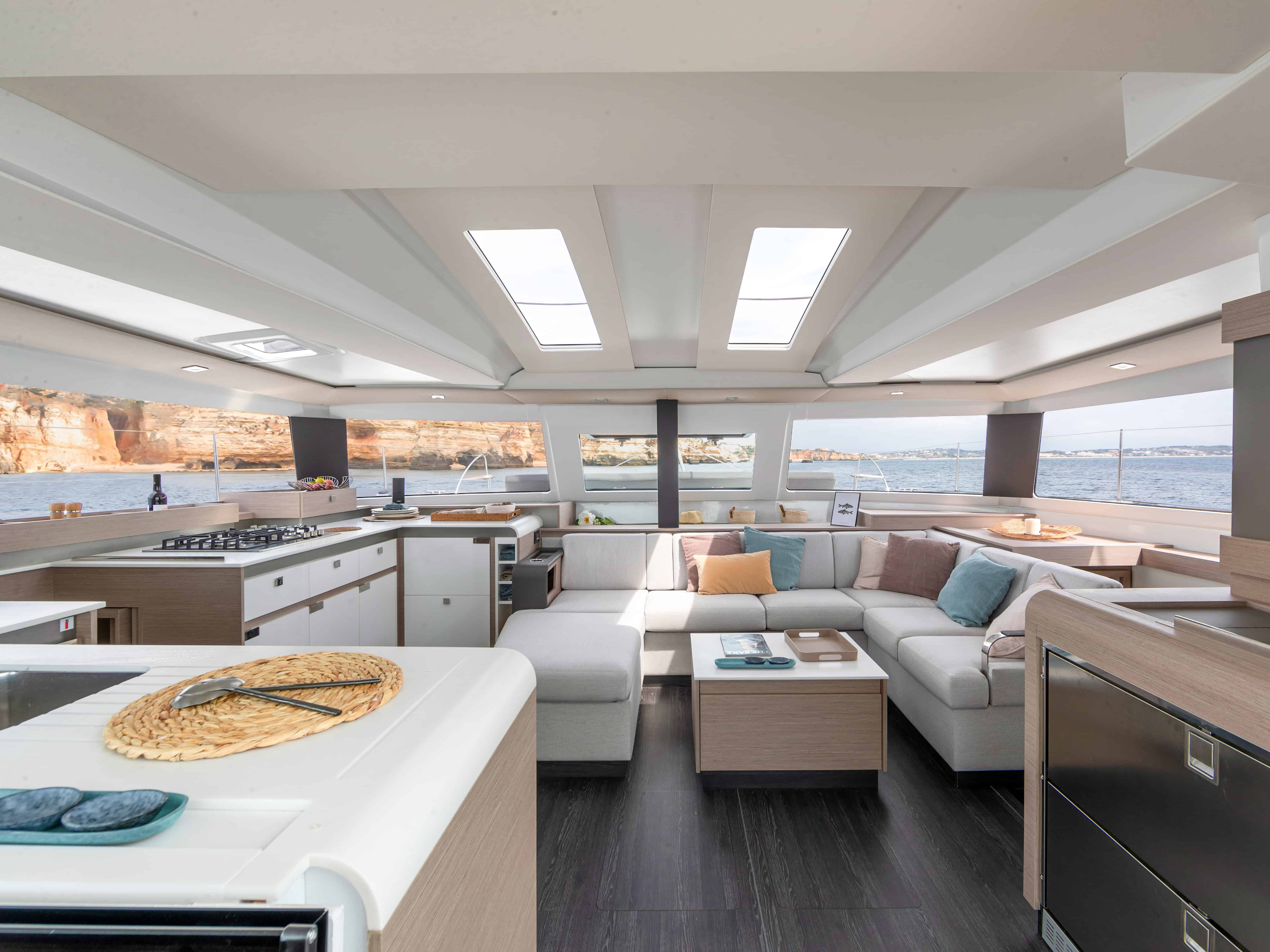 Ruckus, Interior image