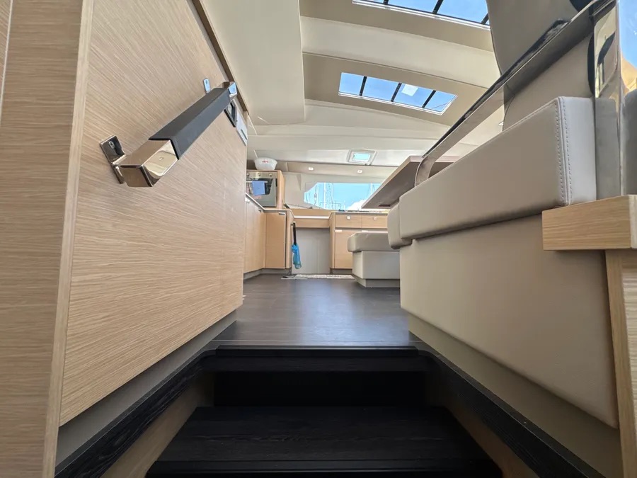 Secondary yacht image