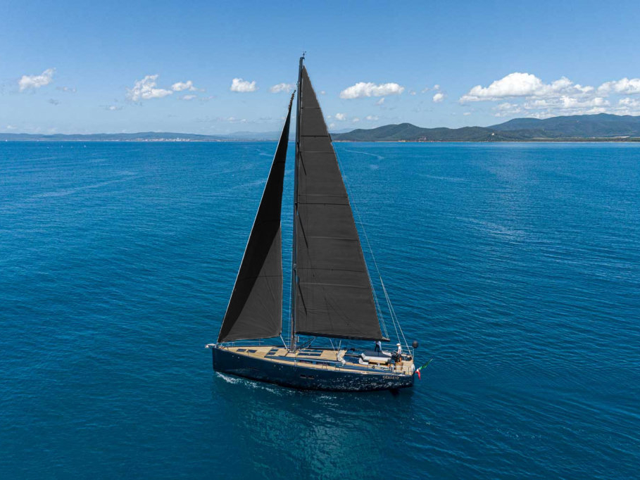 Yacht image 32