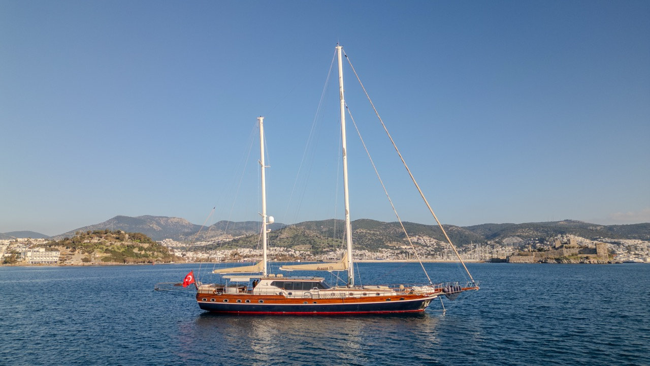 Yacht image 4