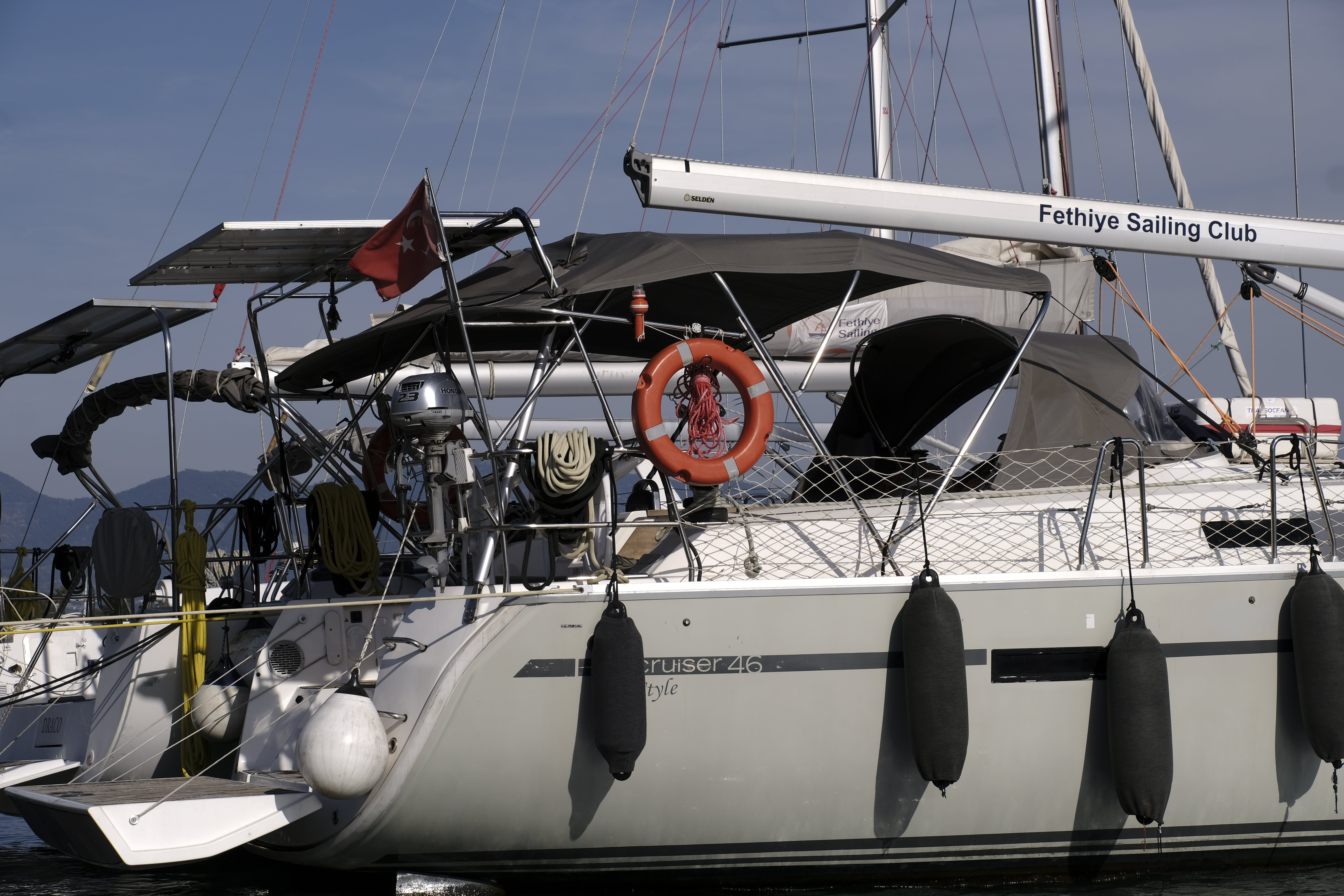 Yacht image 17