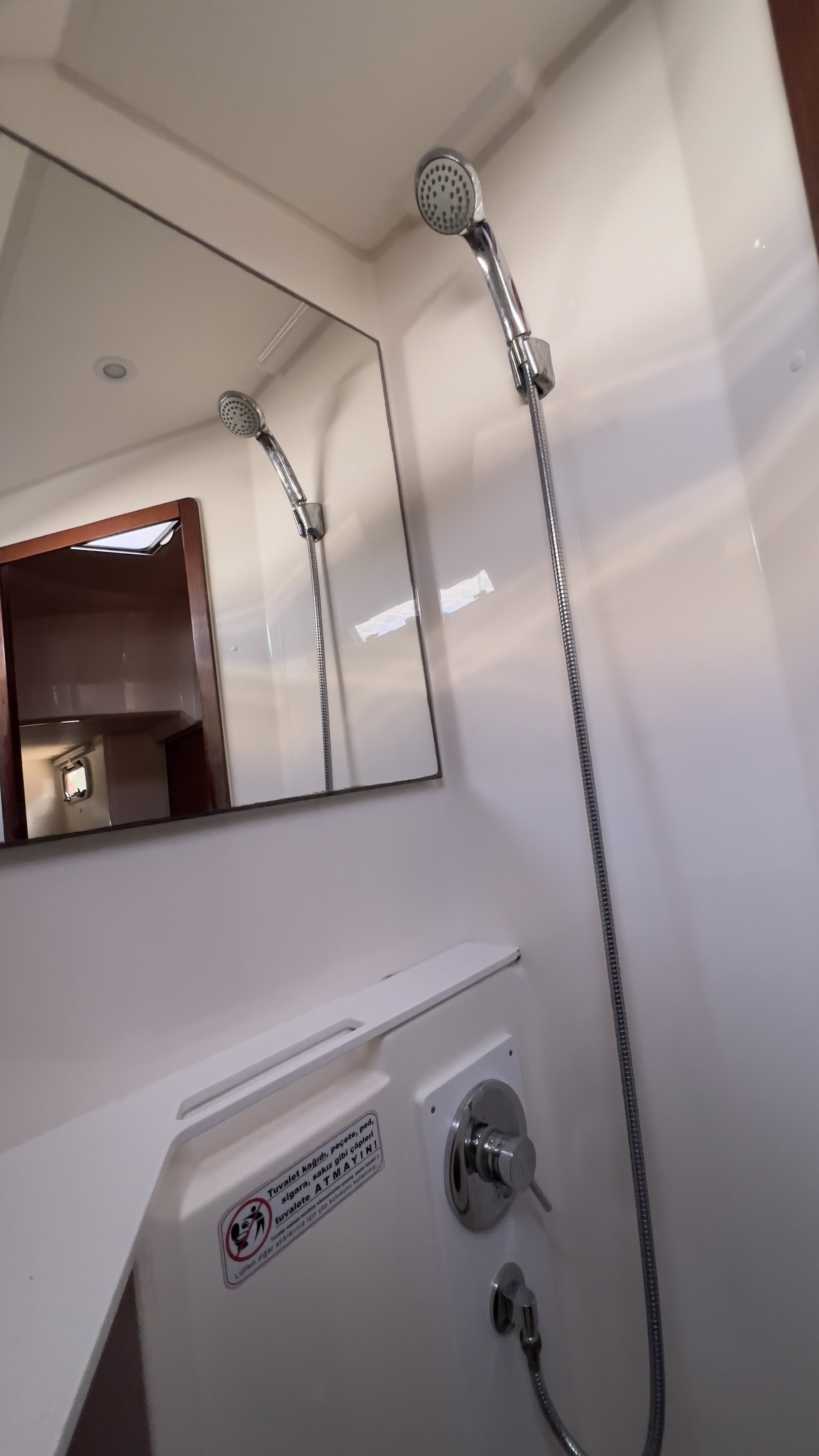 Secondary yacht image