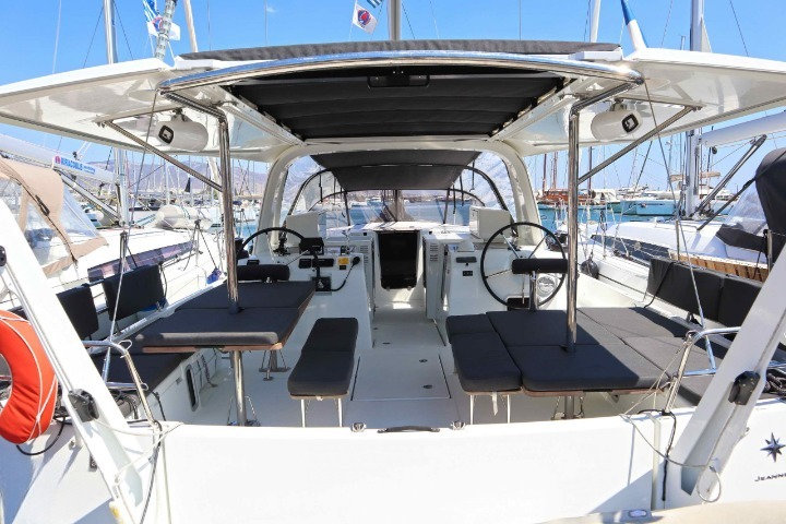 Yacht image 10
