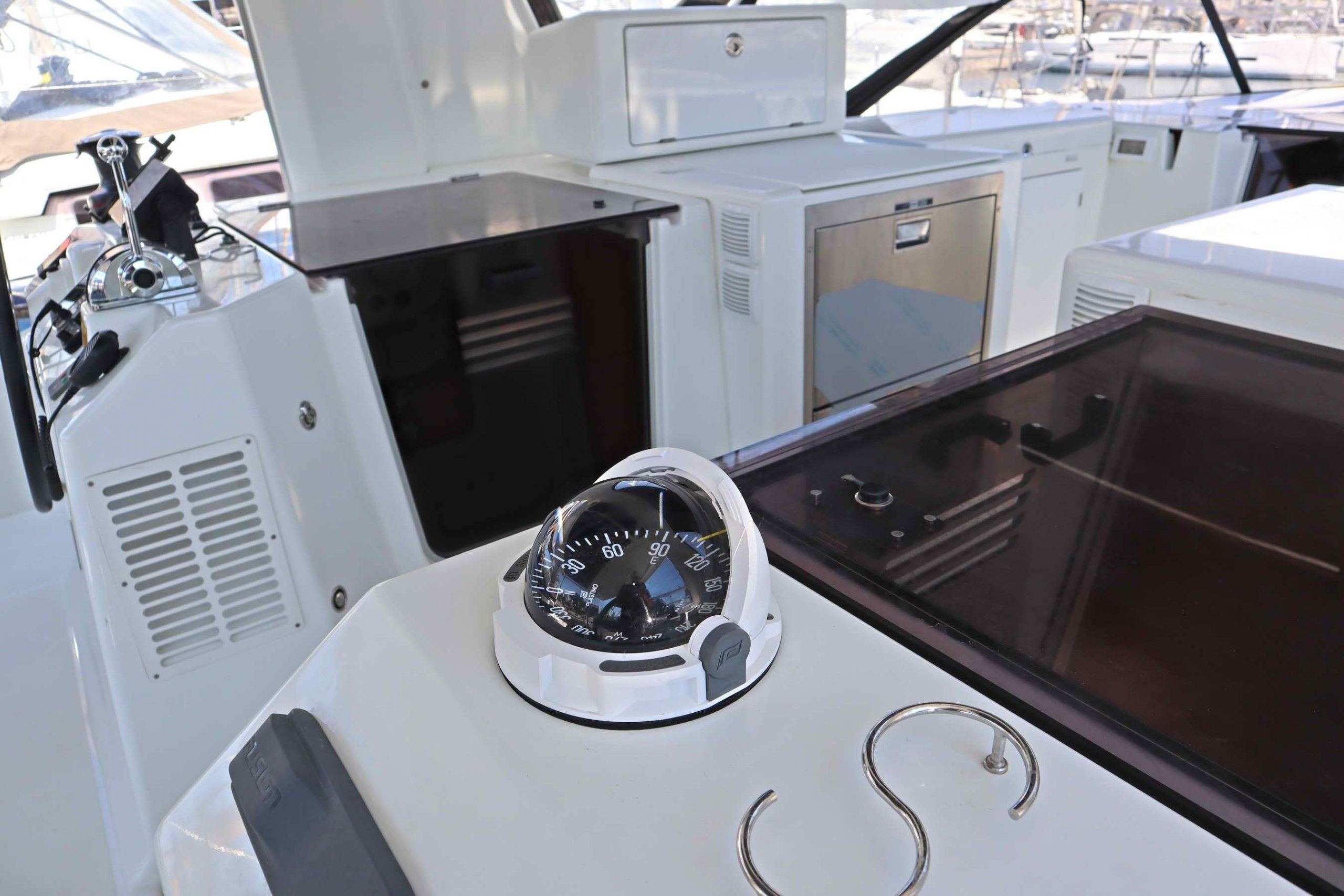 Secondary yacht image